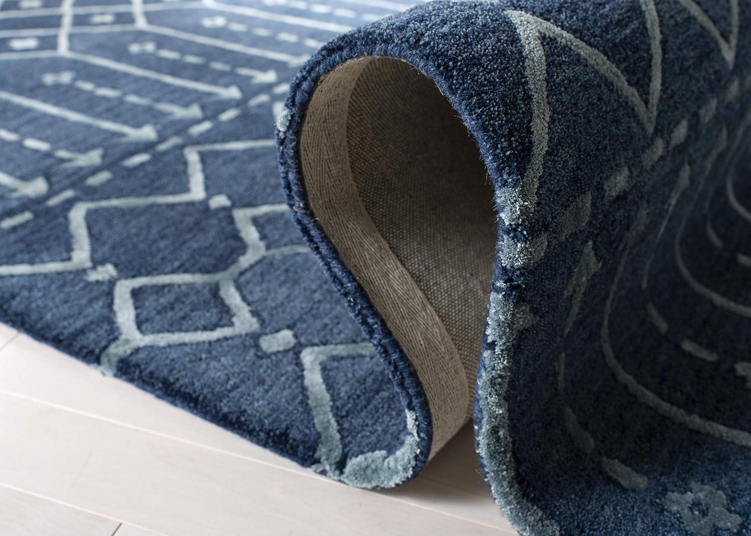 SAFAVIEH Himalaya Darin Geometric Wool Area Rug, Navy/Silver, 6' x 9'