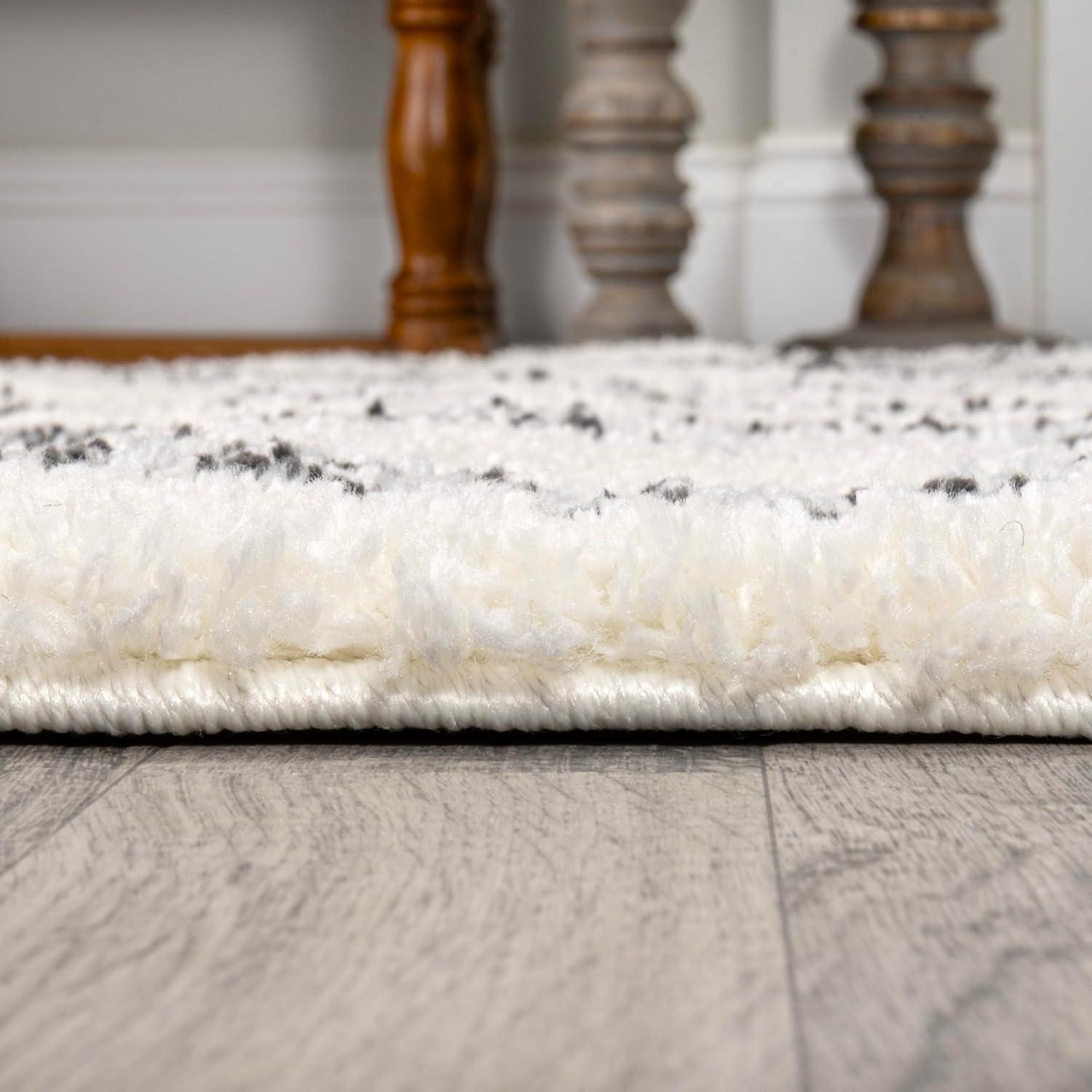 3'x5' Deia Moroccan Style Diamond Shag Area Rug, White/Black - JONATHAN Y