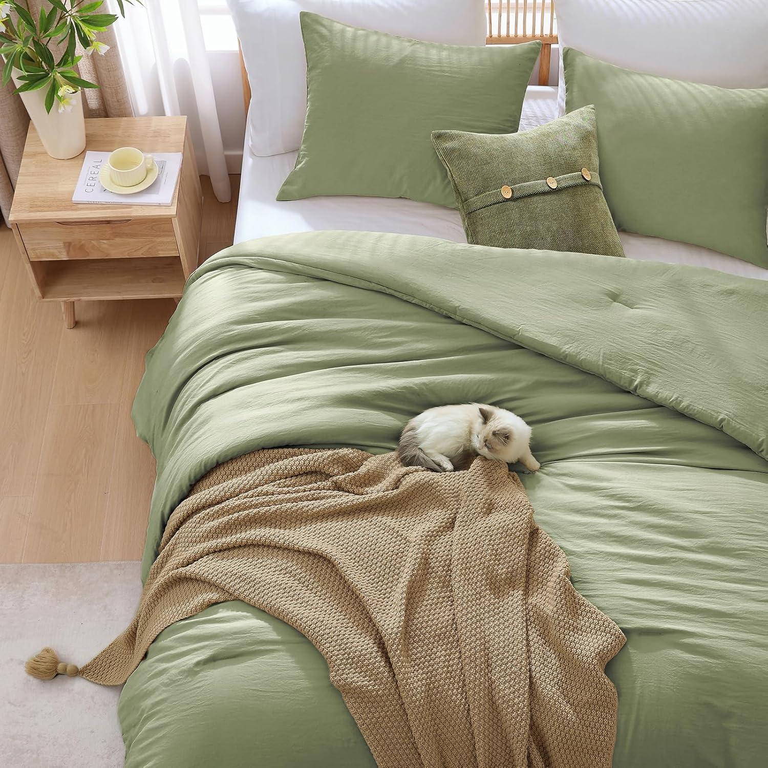 Sage Green Microfiber Full Comforter Set with Pillowcases