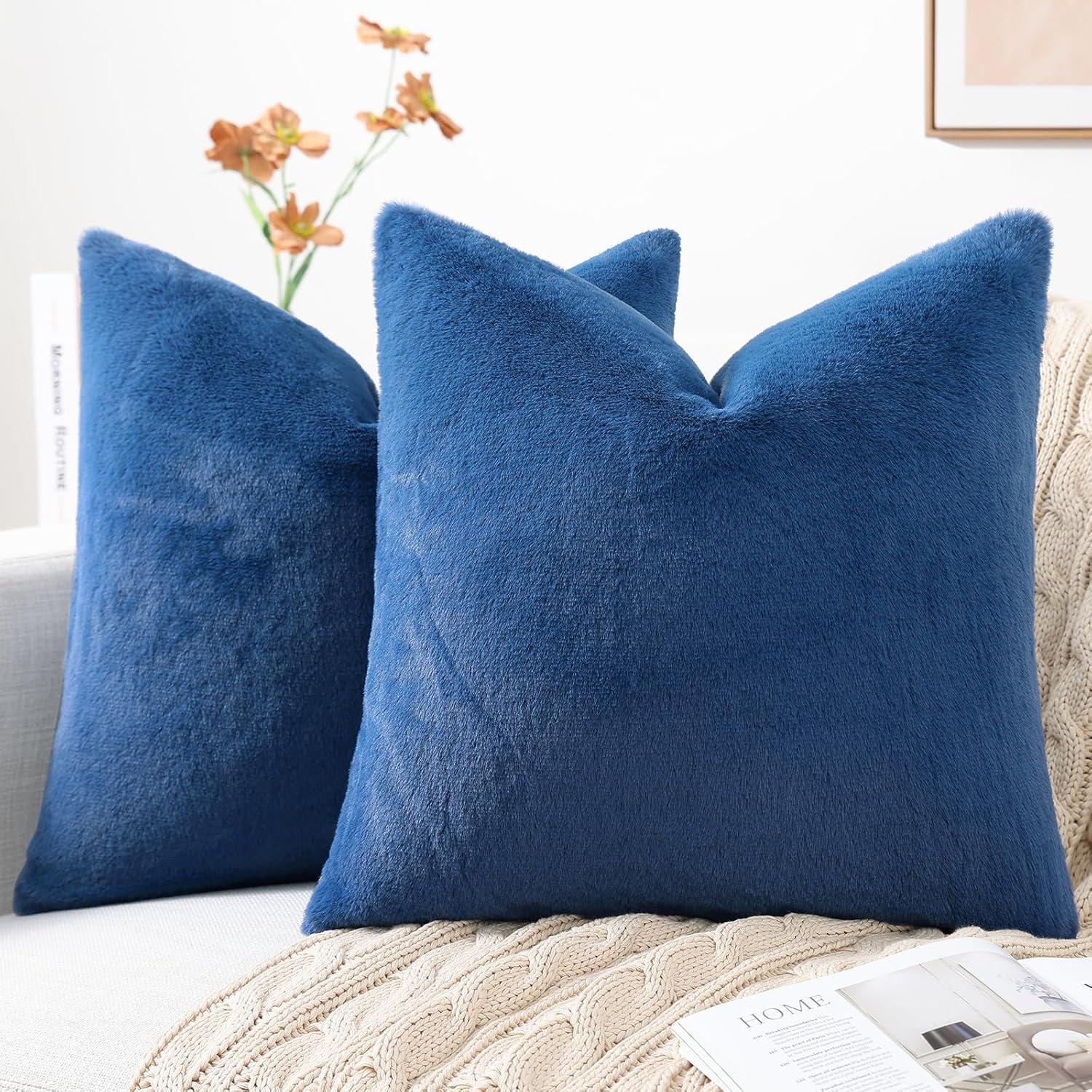 PAVILIA Set of 2 Throw Pillow Covers, Decorative Velvet Square Cushion Cases for Bed Sofa Couch Bedroom Living Room, Navy Blue/20 x 20