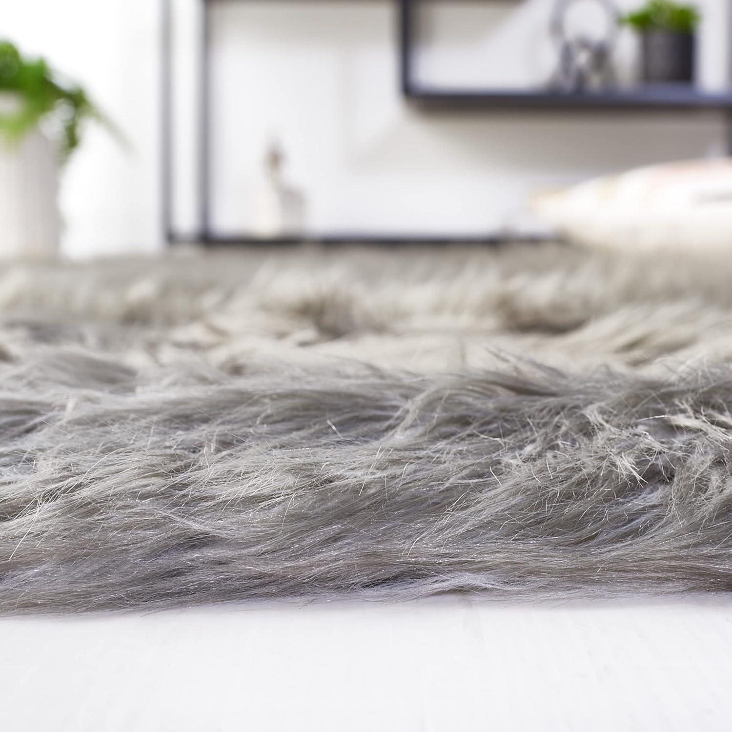 Faux Sheep Skin FSS118 Power Loomed Area Rug - Dark Grey - 4'x6' - Safavieh.