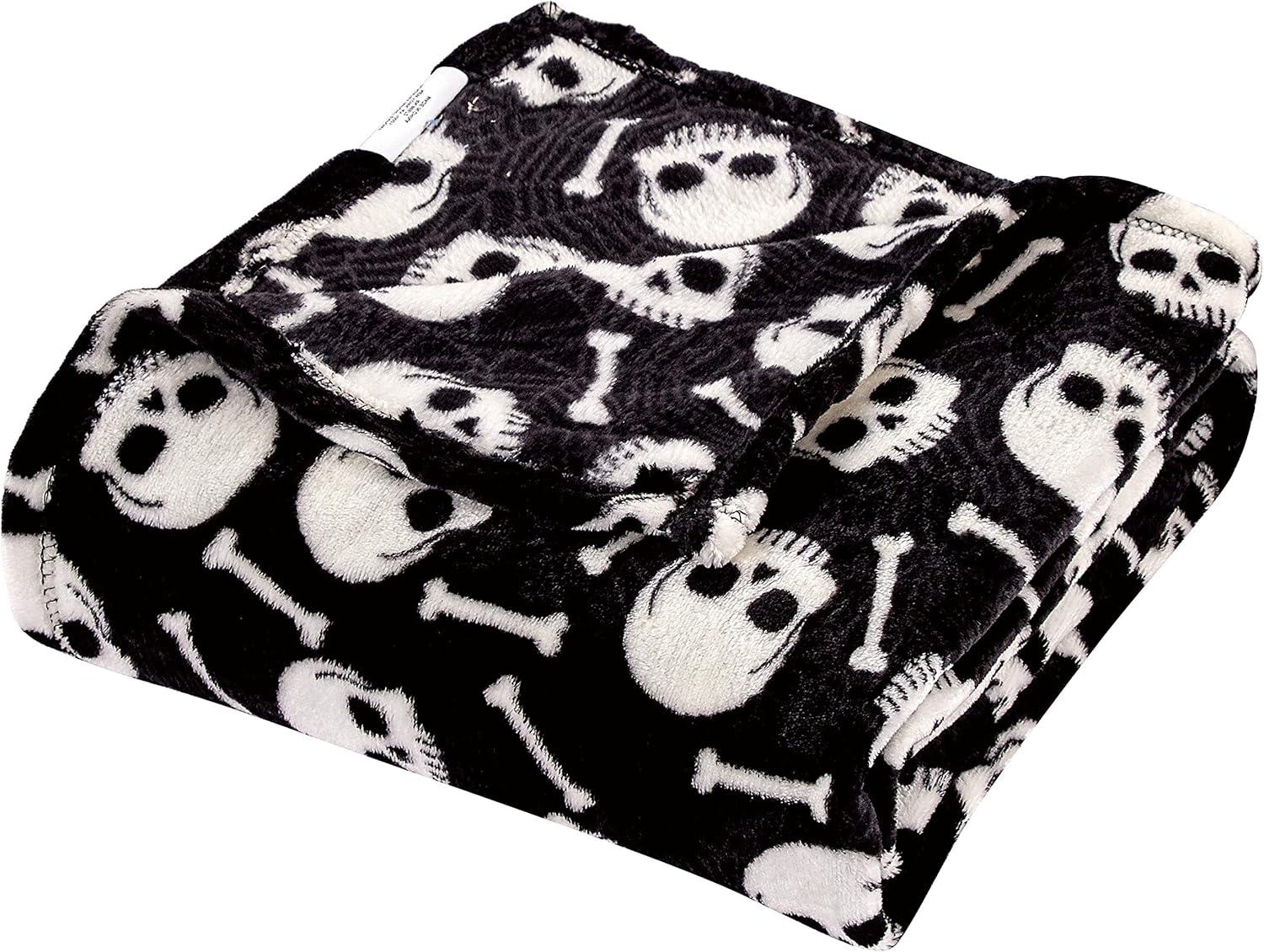 Skull & Bones by Décor&More Extra Soft Microplush Throw Blanket (50" x 60")