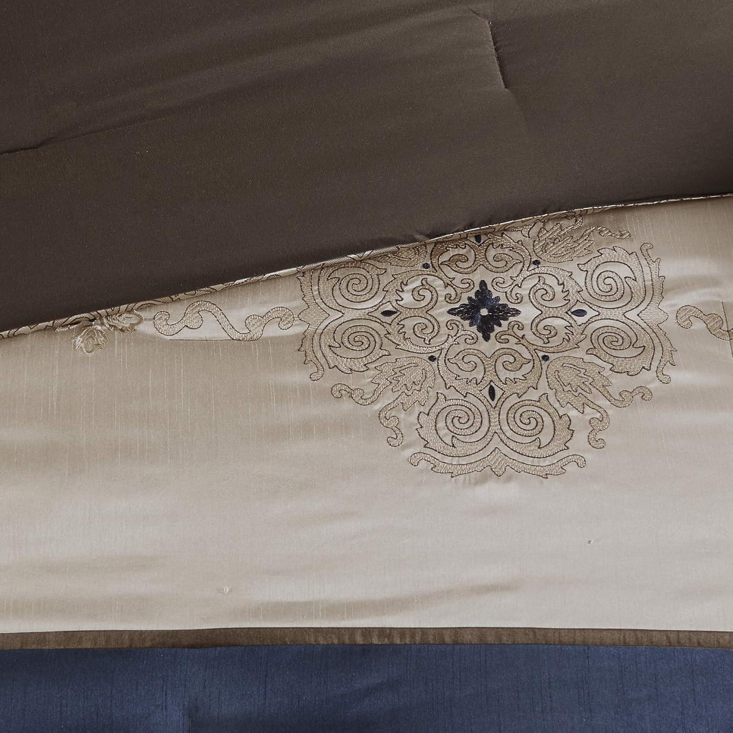 Madison Park Essentials Delaney Jacquard Traditional 24 Piece Room in a Bag