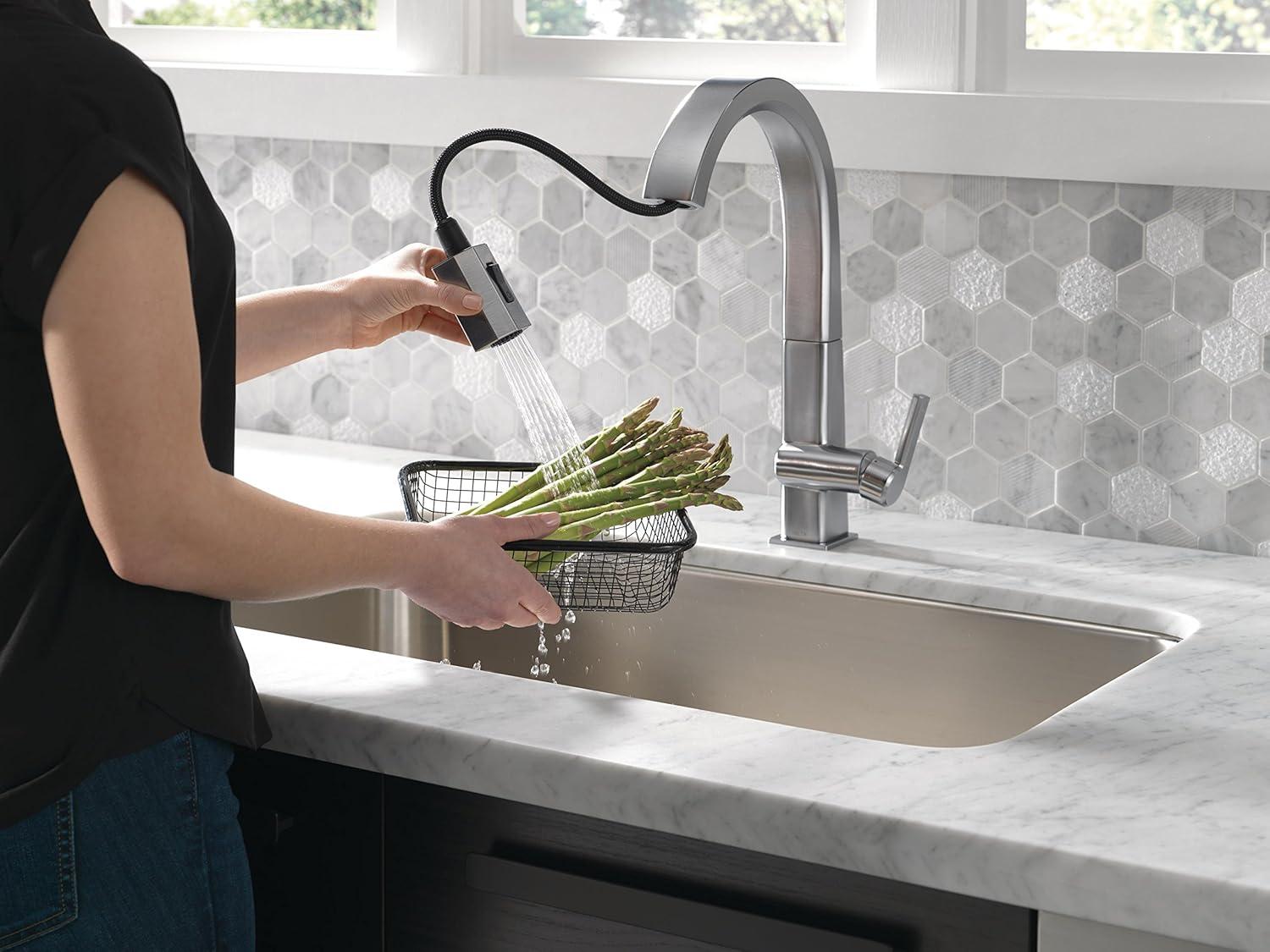 Pivotal Pull Down Touch Single Handle Kitchen Faucet with Touch20 Technology