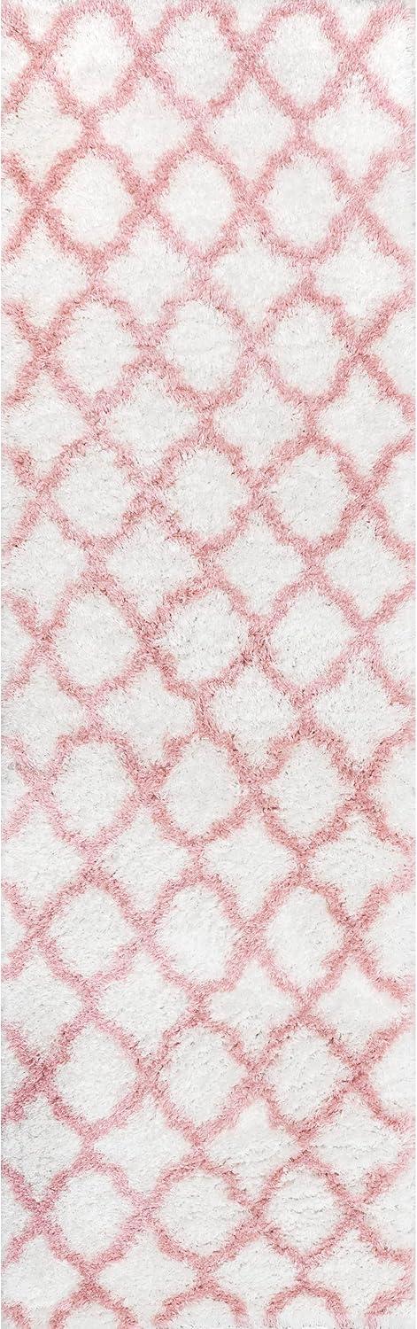 Nuloom Nelda Trellis 5x8 Shag Indoor Area Rug for Living Room Bedroom Dining Room Nursery, Baby Pink/White