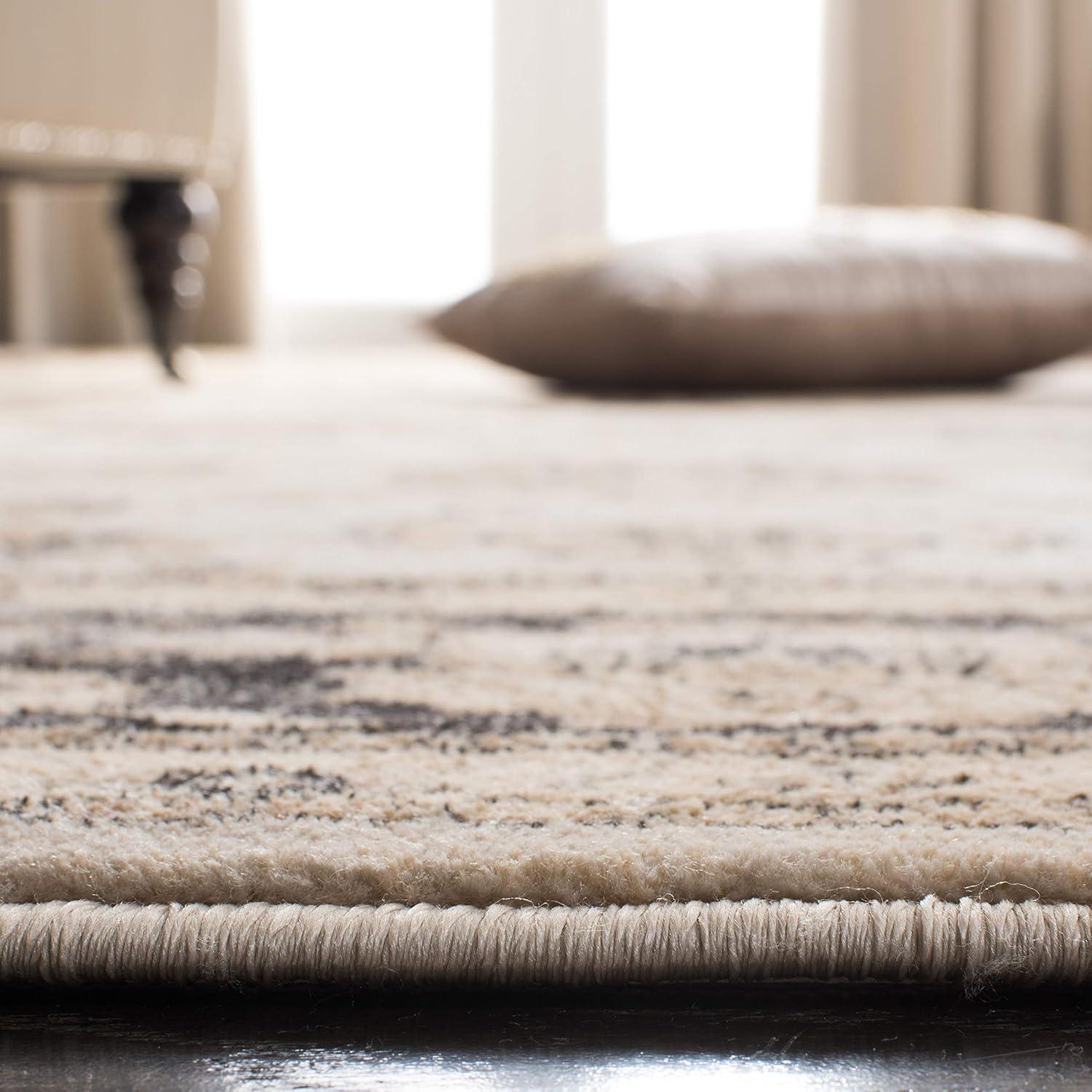 SAFAVIEH Vintage Jessamine Traditional Area Rug, Ivory/Black, 4' x 5'7"