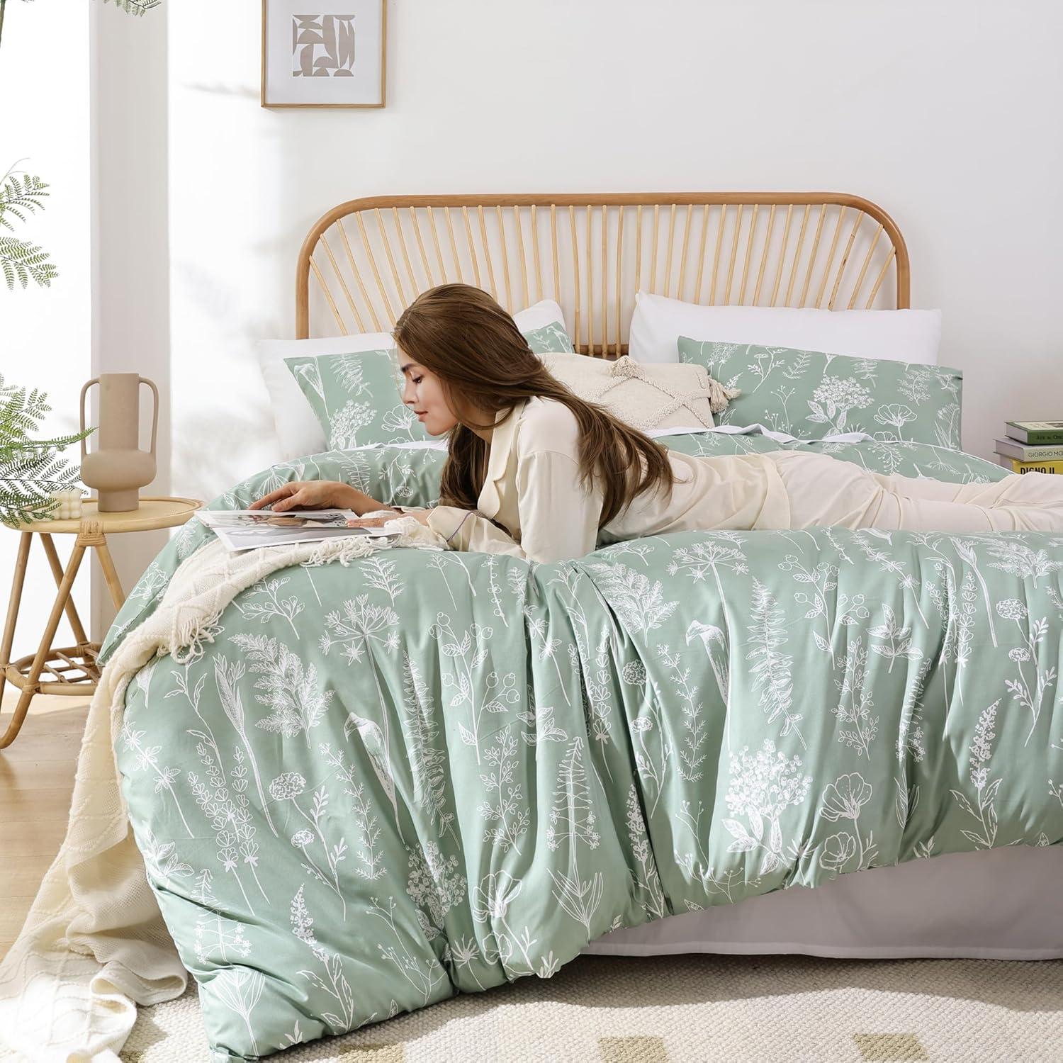 2 Pcs Floral Printed Reversible Sage Green Comforter Set Twin/Twin XL Size Soft Designed Plants Pattern Bedding Set - Bedsure