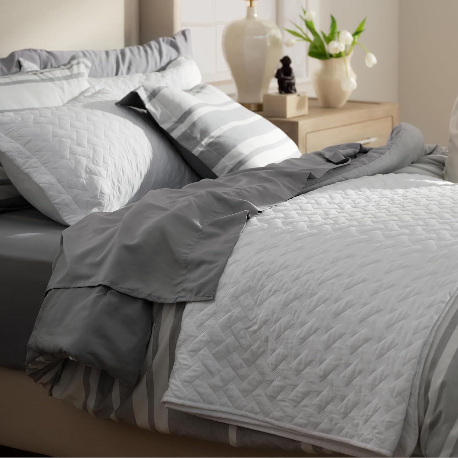 Lightweight Spring Quilt Set Oversized King Size White Bedding Set for All Seasons - Bedsure