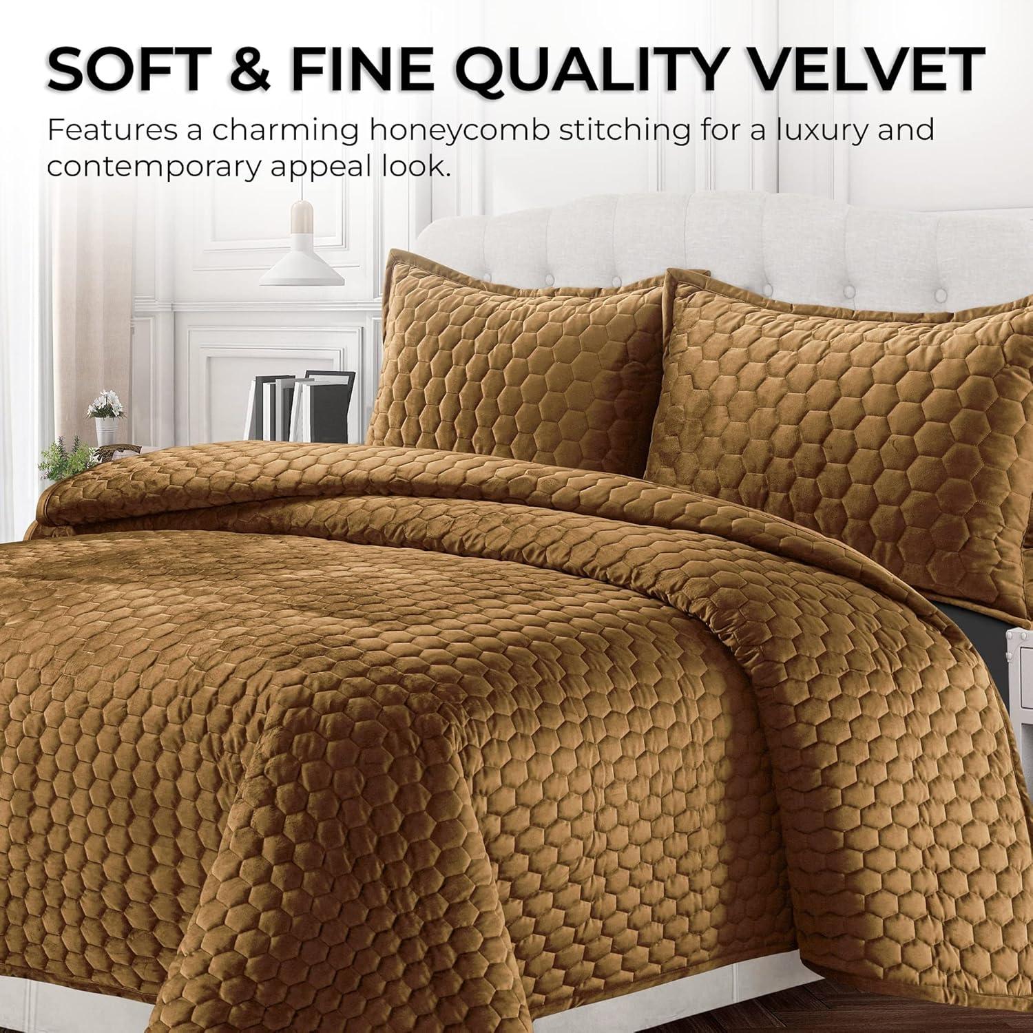 Camel Twin Velvet Reversible Quilt Set