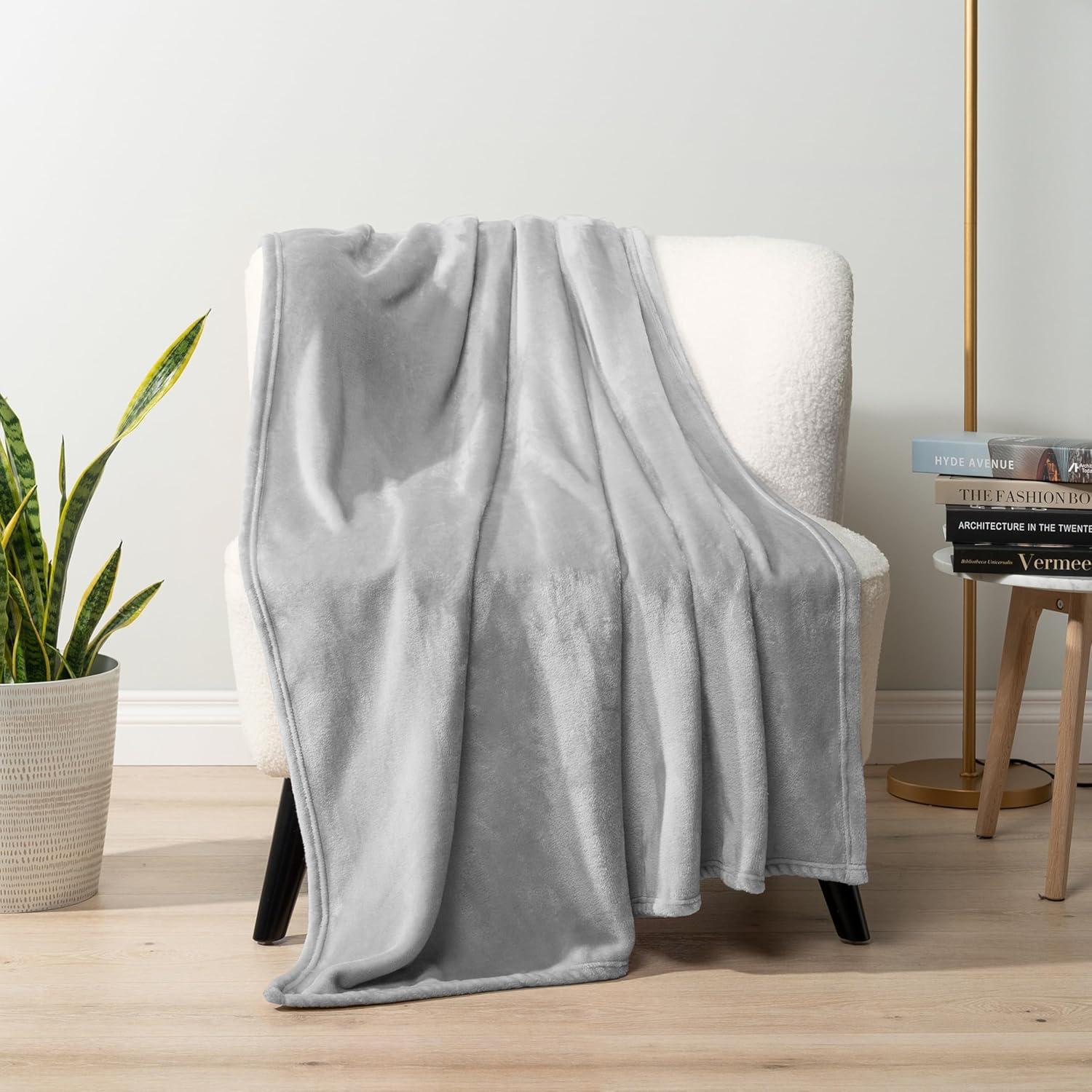 Pavilia Hand Woven Throw Blanket