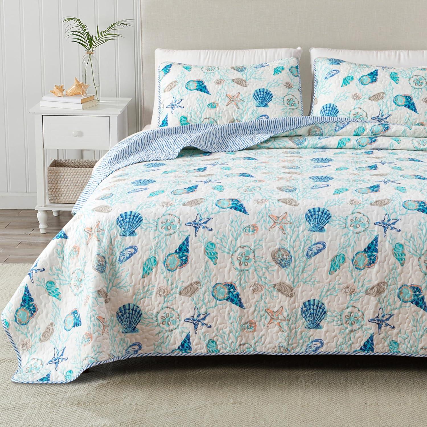 Great Bay Home Coastal Beach Reversible Quilt Set With Shams