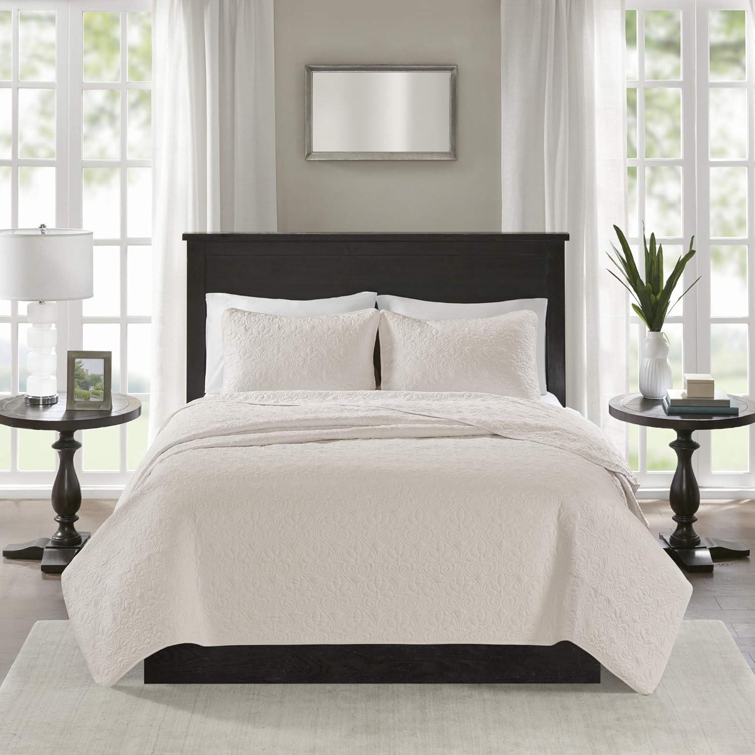 Madison Park Quebec Reversible Quilt Set
