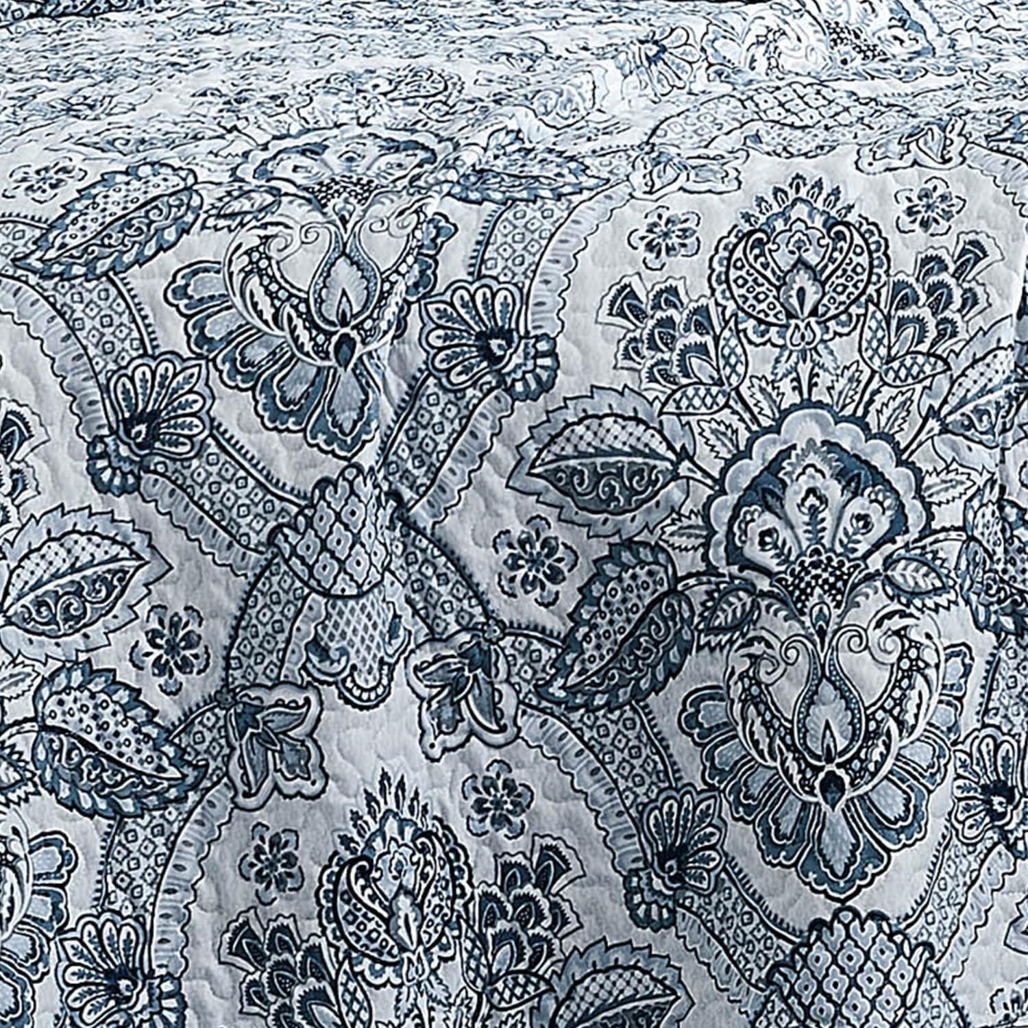 Blue Damask Paisley Reversible Microfiber Full Quilt Set