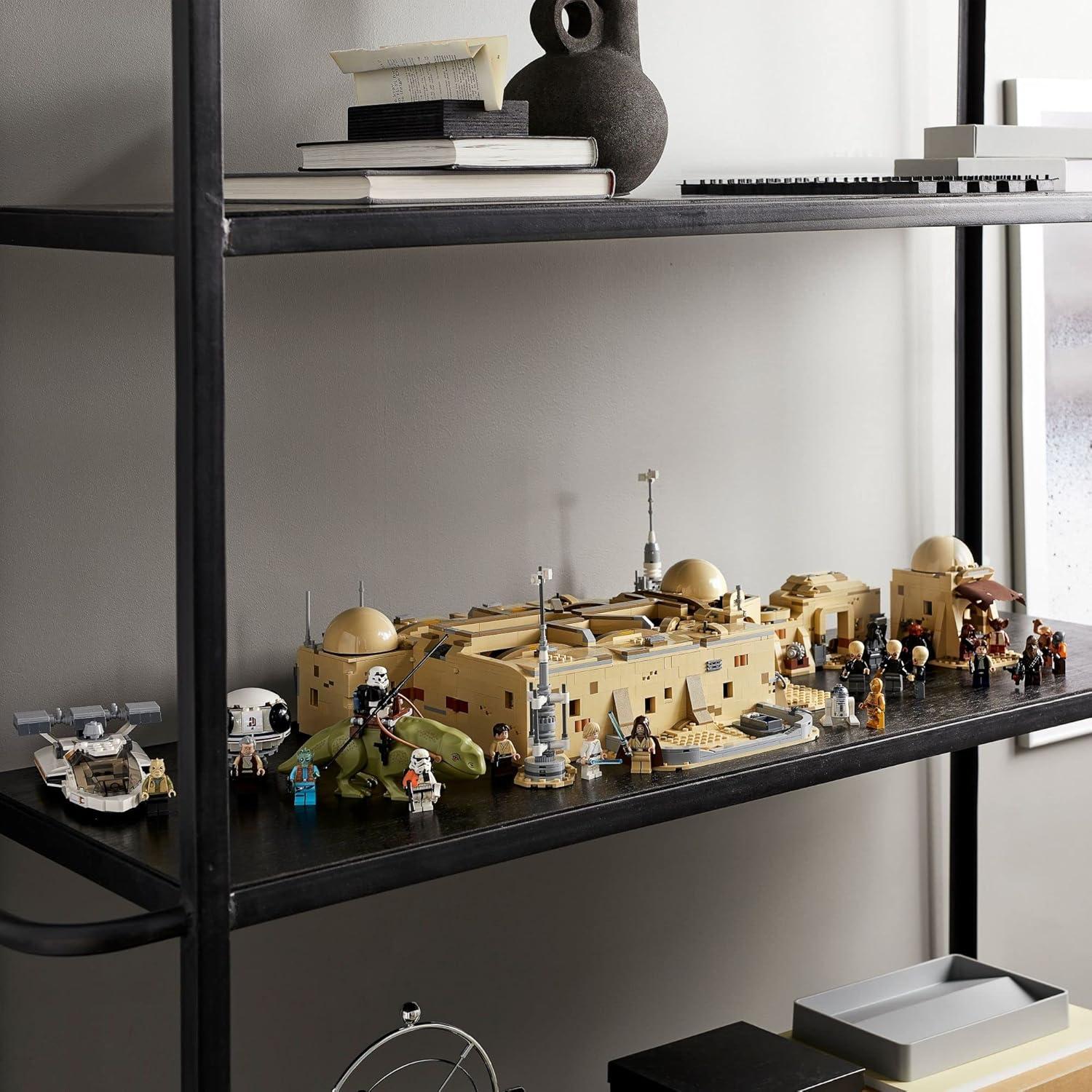 LEGO Star Wars: A New Hope Mos Eisley Cantina 75290 Building Set, Master Builder Series, Model Kits for Adults to Build, Collectible Gift Idea