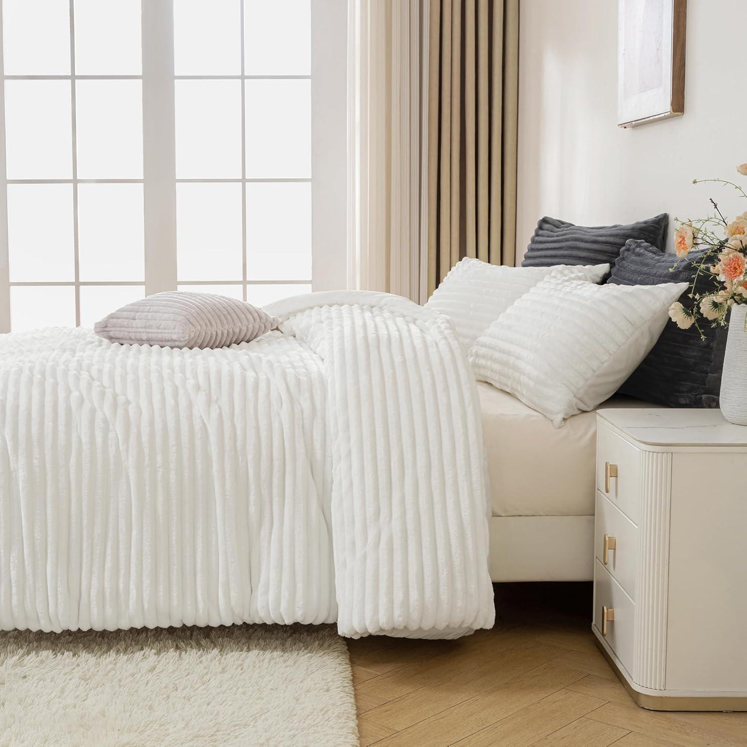 Andency Fluffy Queen Comforter Set, Super Soft White Comforters Queen Size, Winter Warm Fleece Faux Fur Bedding Set, Luxury Plush Fuzzy Bed Set 3 Pieces (1 Shaggy Comforter, 2 Pillowcases)