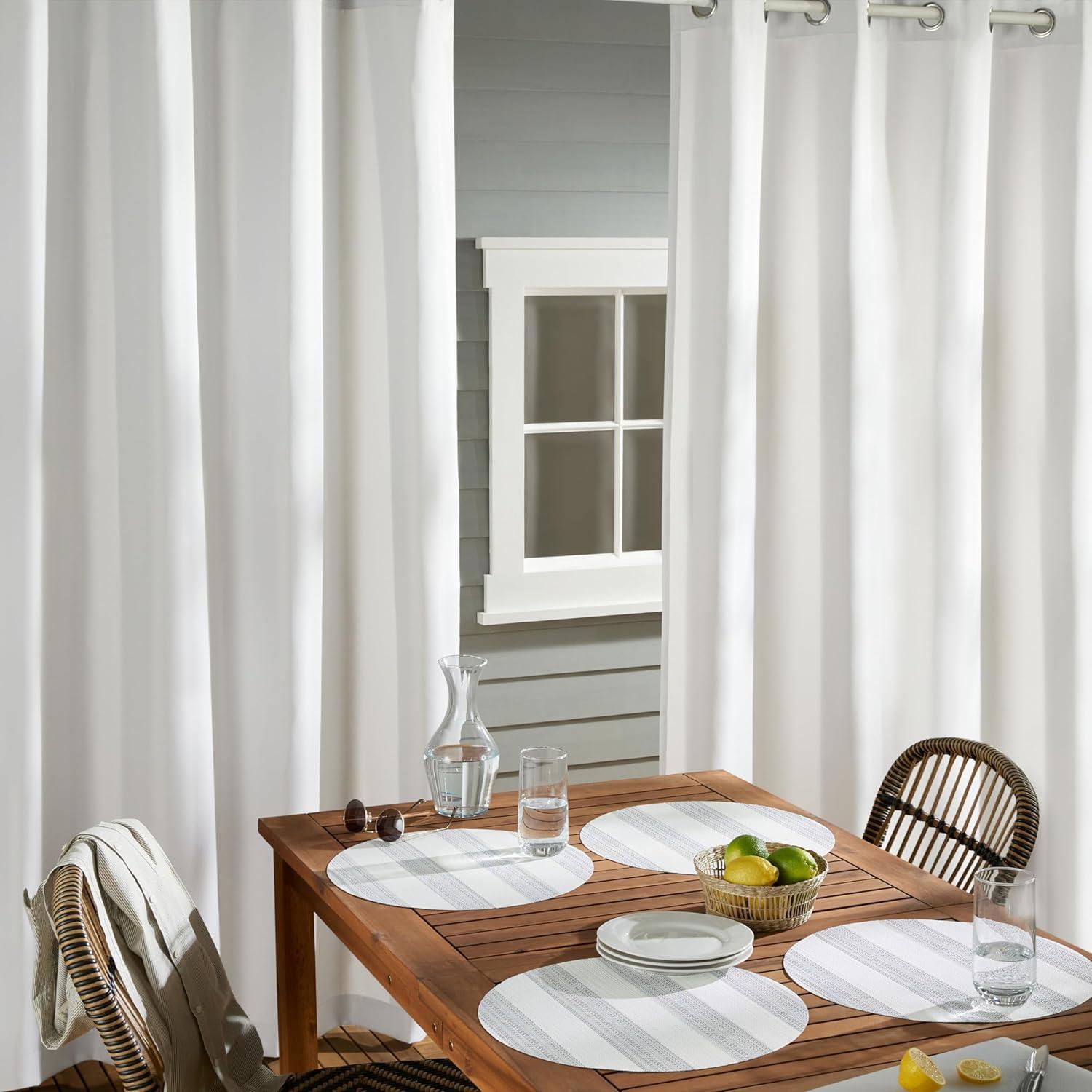 Town & Country Basics Cabana Stripe Indoor/Outdoor Round Placemat