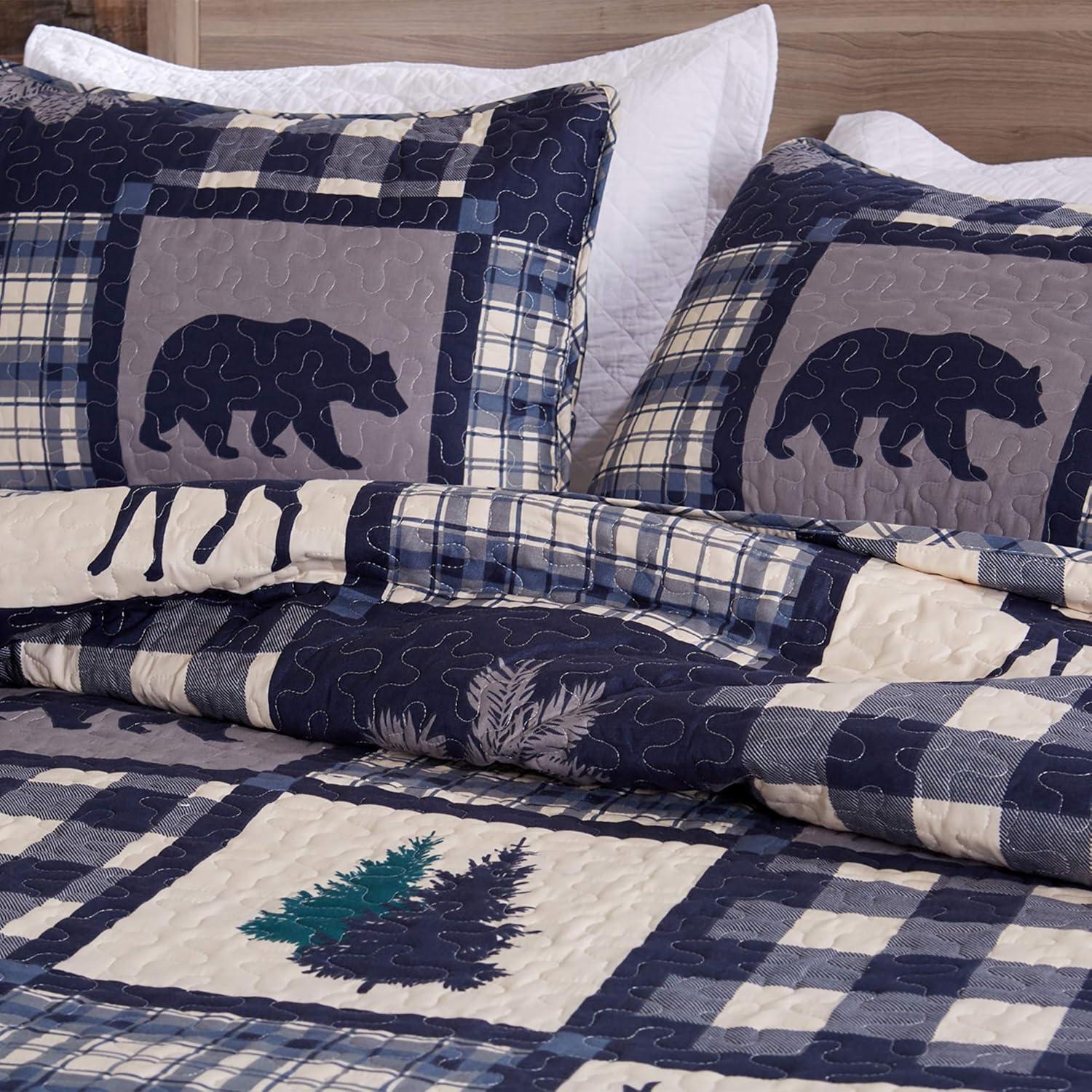 Great Bay Home Rustic Lodge All-Season Reversible Quilt Set With Shams (Full / Queen, Navy / Grey)