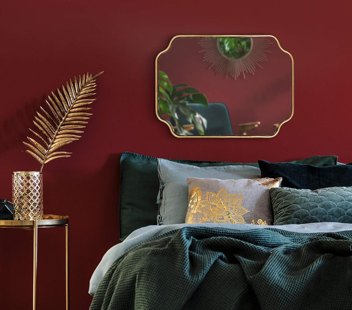 Kate and Laurel Plumley Glam Scalloped Wall Mirror, 18 x 24, Gold, Transitional Mirror Wall Decor