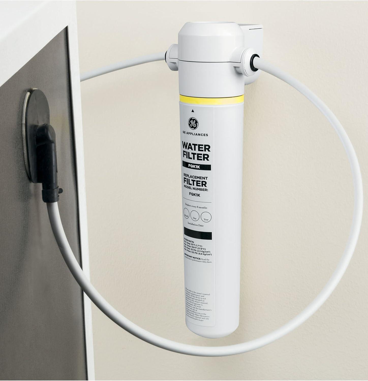 White Quick-Change Refrigerator Water Filtration System