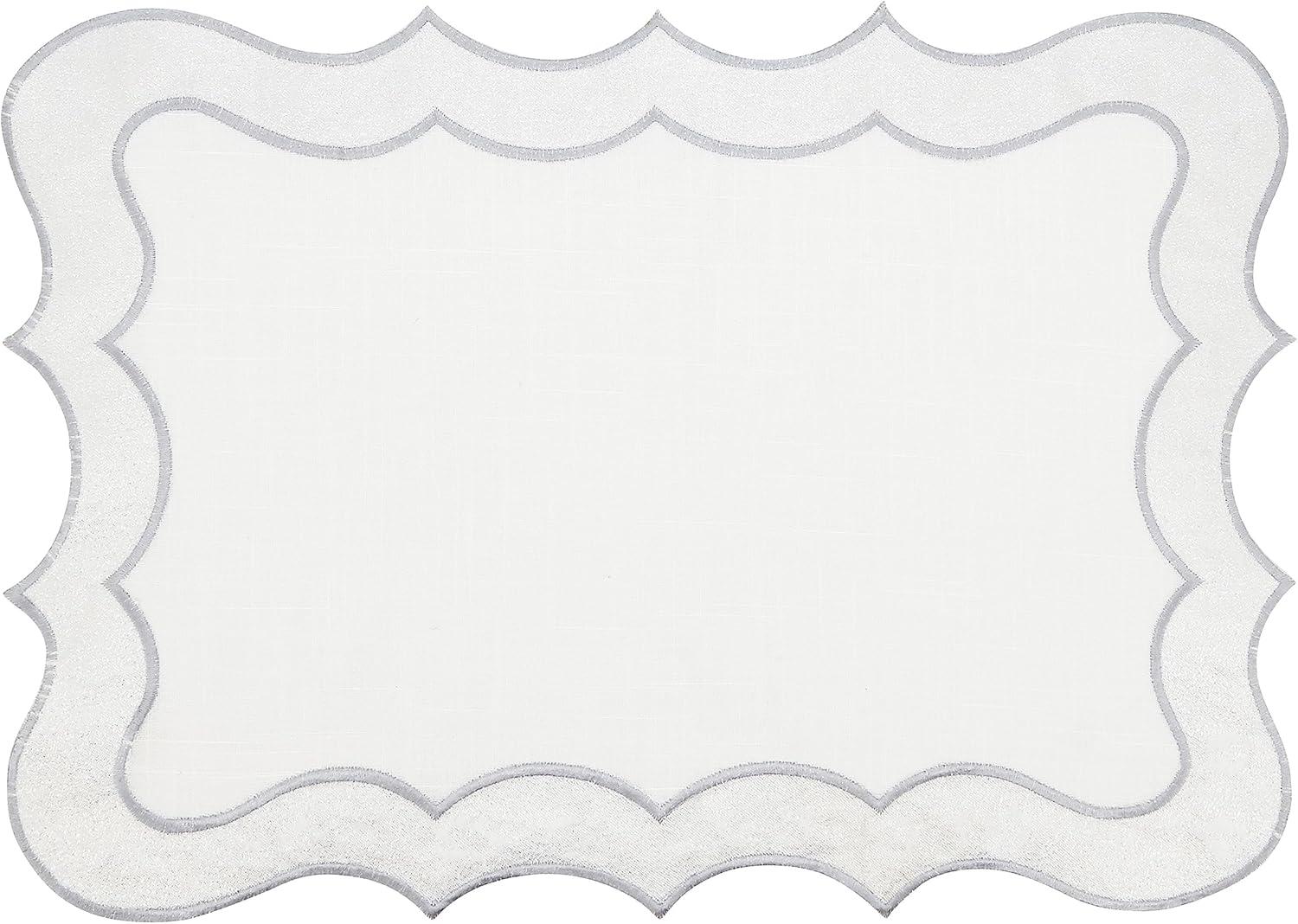 Enchanting Scallop Border Placemat