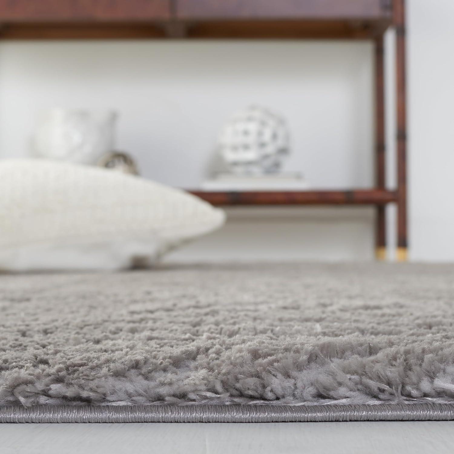 Tahoe Shag THO652 Power Loomed Indoor Area Rug - Grey - 4'x6' - Safavieh