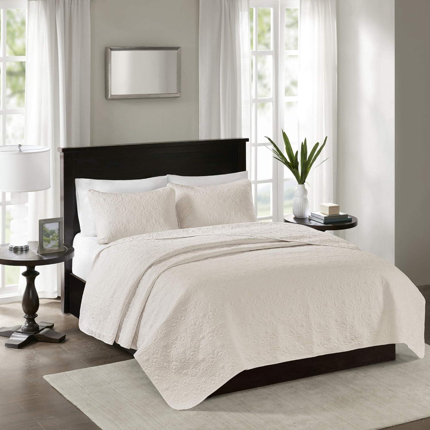 Madison Park Quebec Reversible Quilt Set