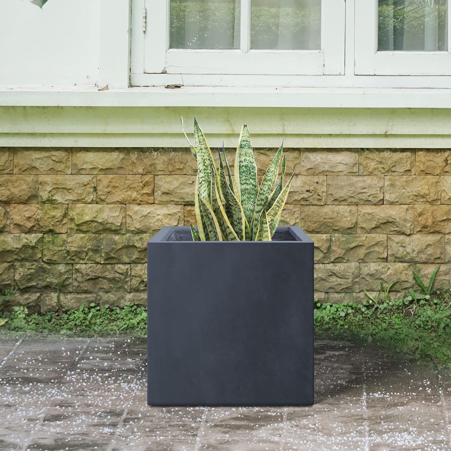 Rosemead Home & Garden, Inc. Kante Lightweight Modern Outdoor Concrete Square Planter