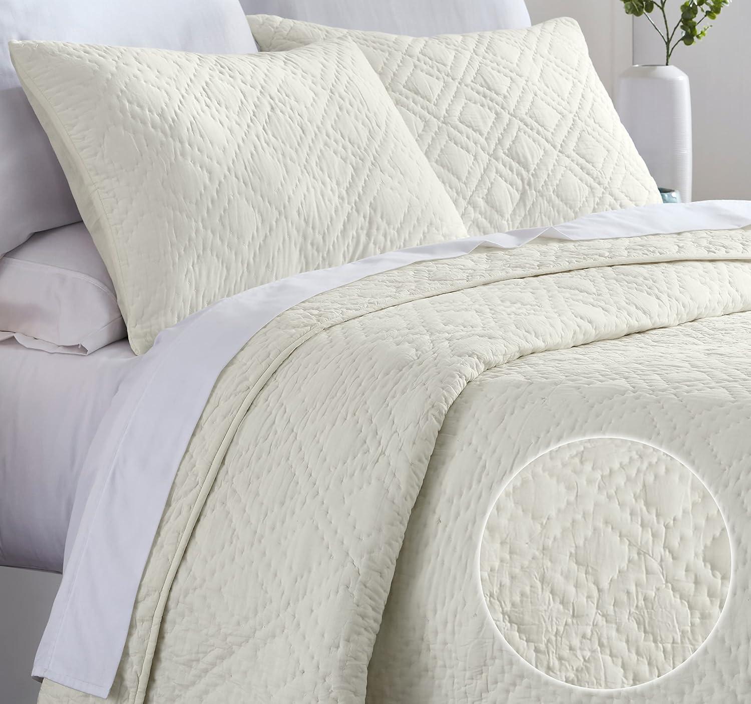 Ivory Diamond Pattern Hand-Quilted Full Cotton Quilt Set