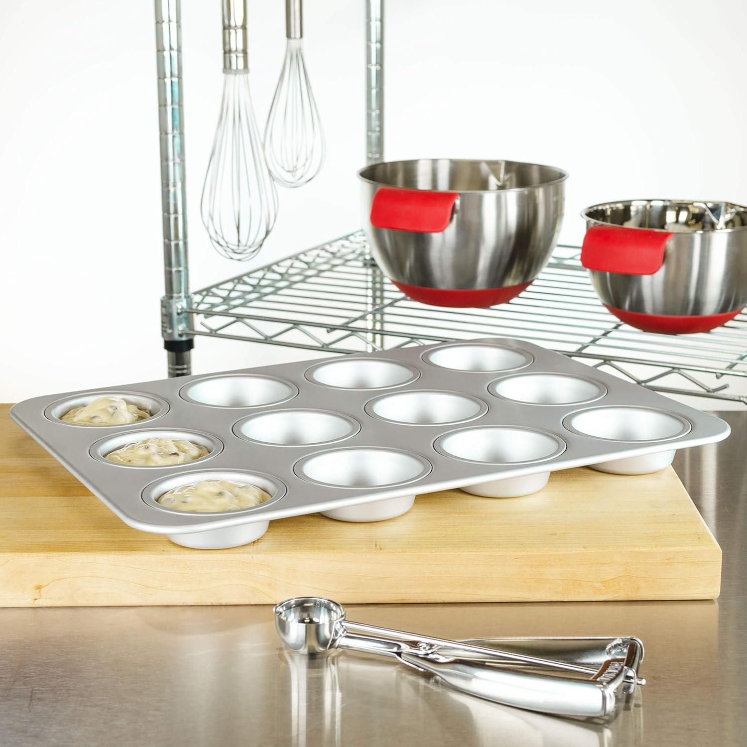 Silver Anodized Aluminum 12-Cup Standard Muffin Pan