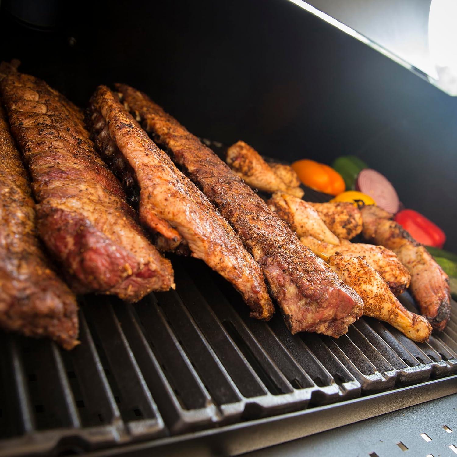 Broil King Smoke Charcoal Grill 500