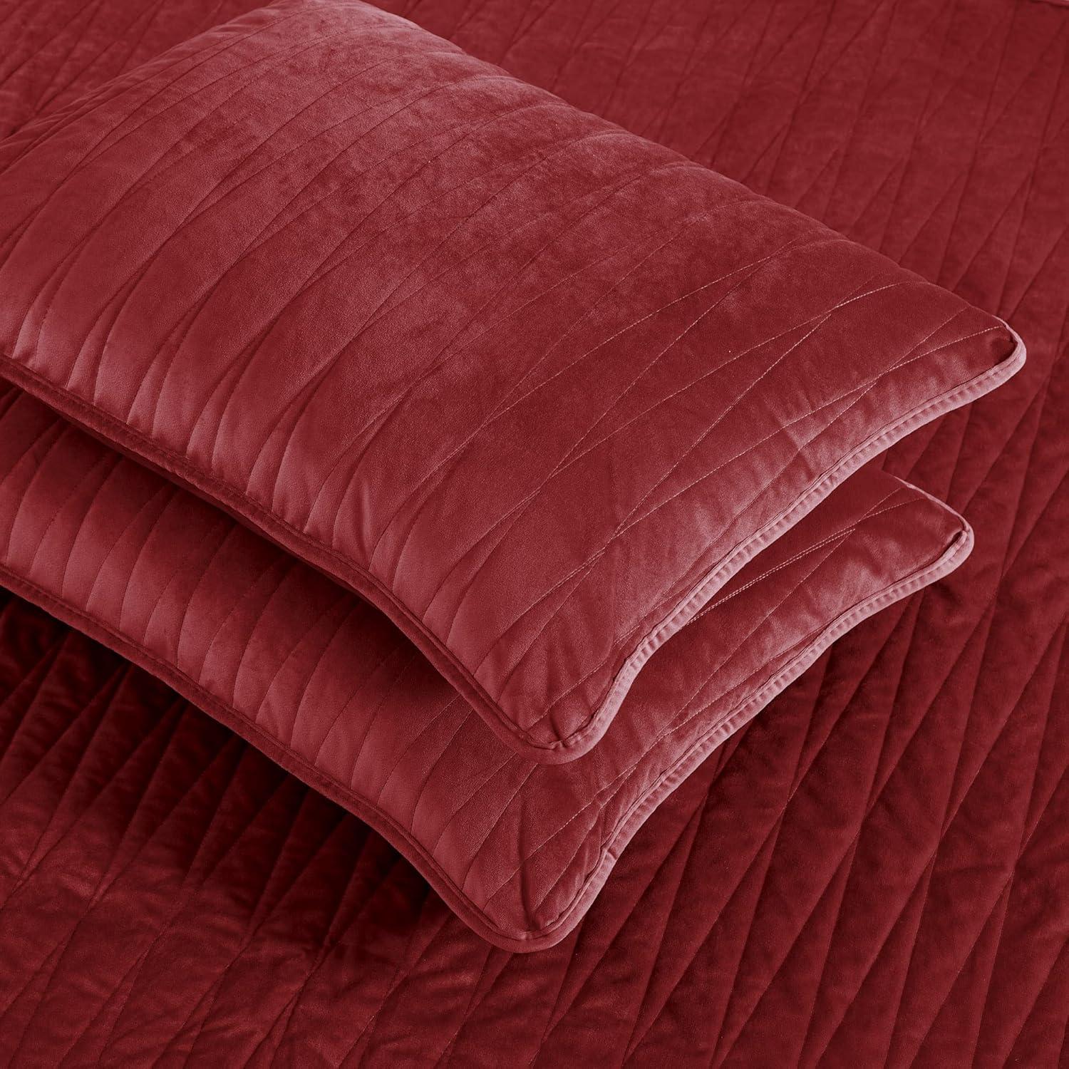 Sophisticated Burgundy Velvet Twin Quilt Set, Reversible Design