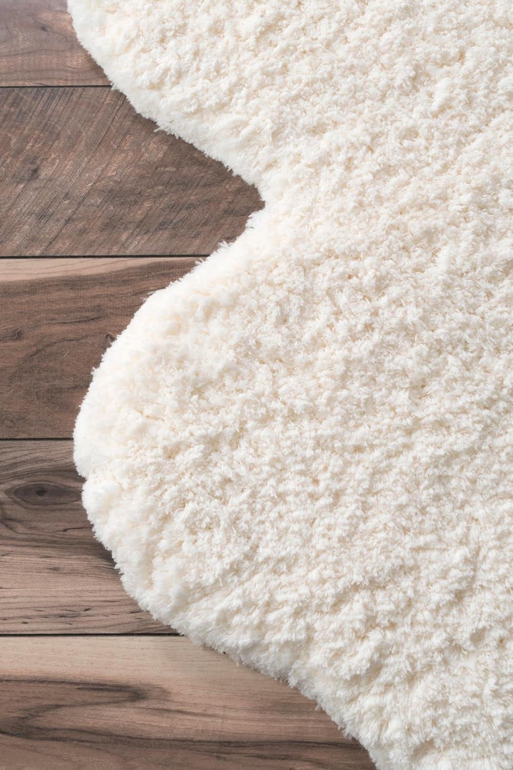 Hand-Tufted Off-White Faux Sheepskin Shag Rug