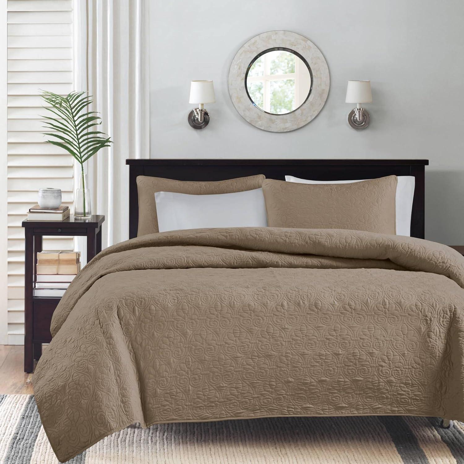 Madison Park Quebec Reversible Quilt Set