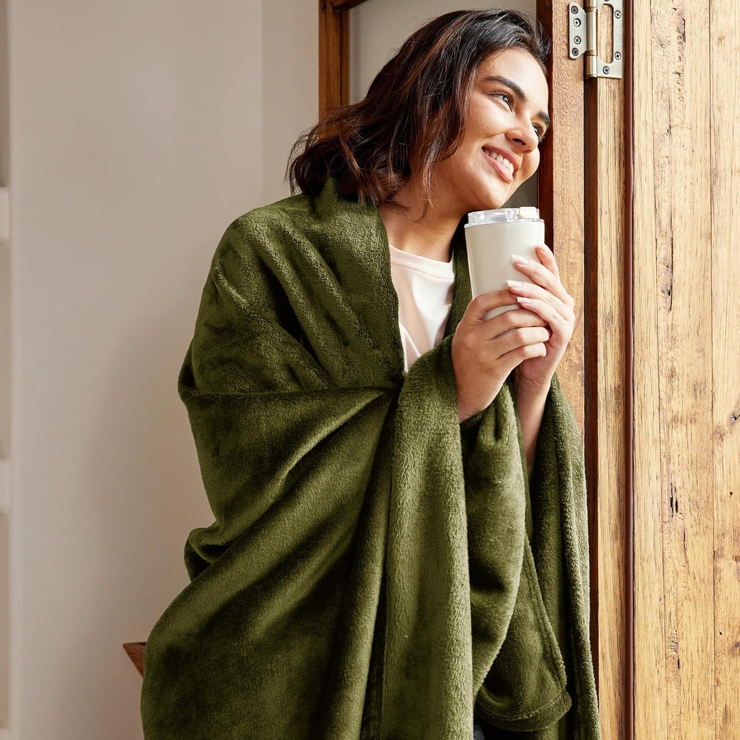 Pavilia Hand Woven Throw Blanket