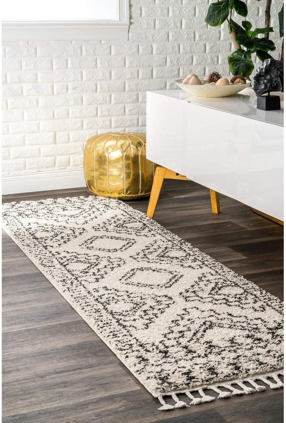 Nuloom Vasiliki Geometric 6 Round Shag Indoor Area Rug for Living Room Bedroom Dining Room Nursery, Off White/Charcoal