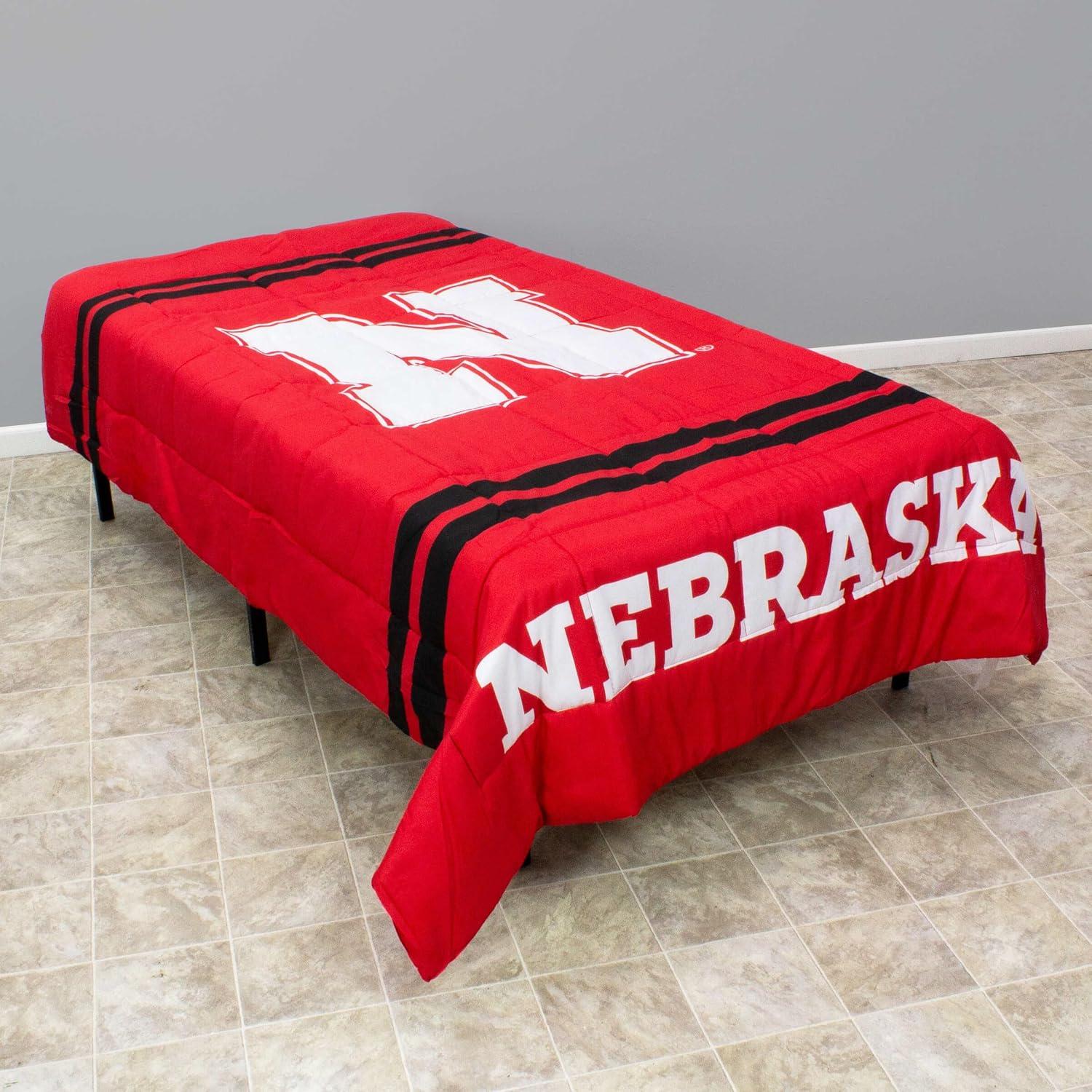 Nebraska Cornhuskers Red and White Reversible Polyester Comforter, Full