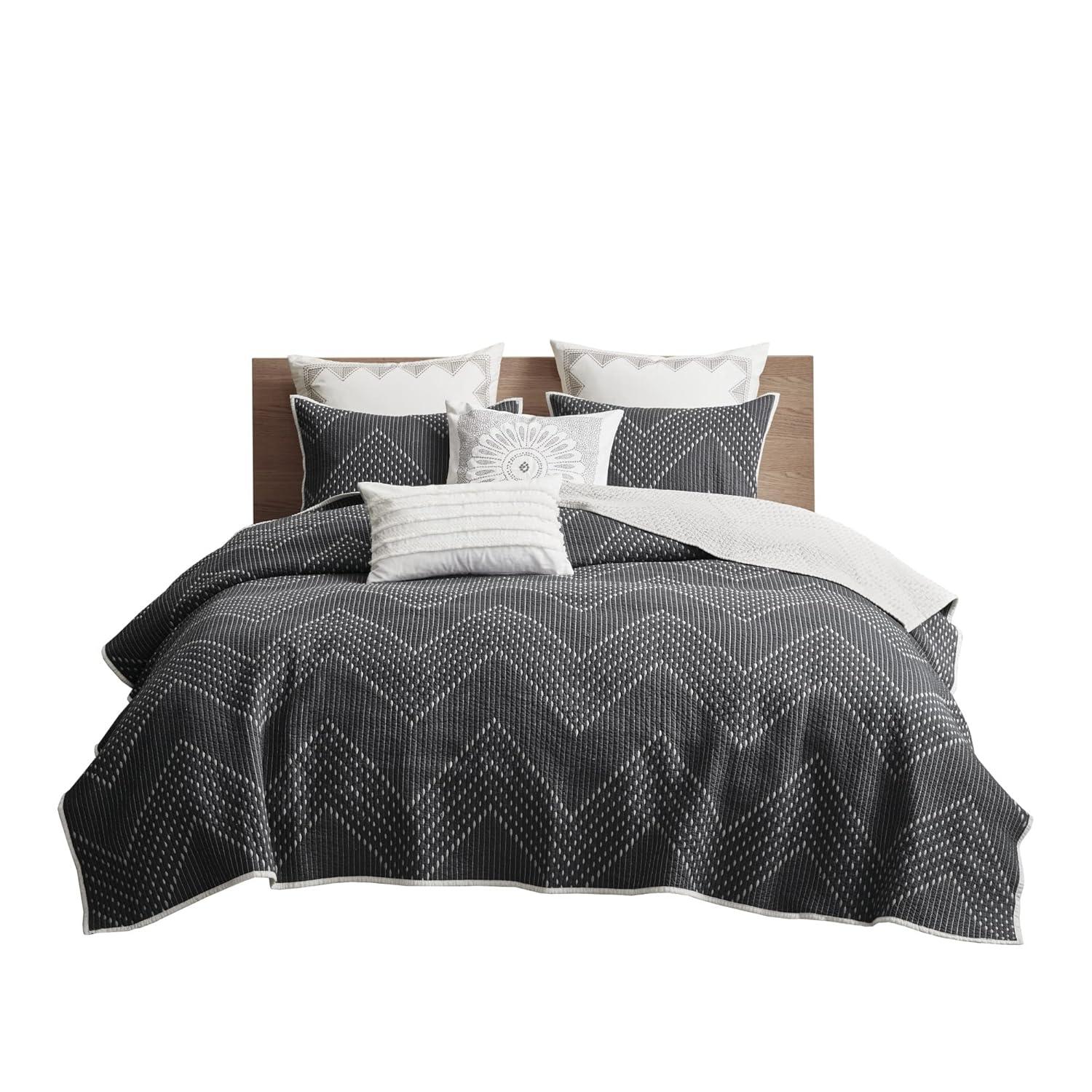 INK+IVY Pomona 3 Piece Embroidered Cotton Quilt Set