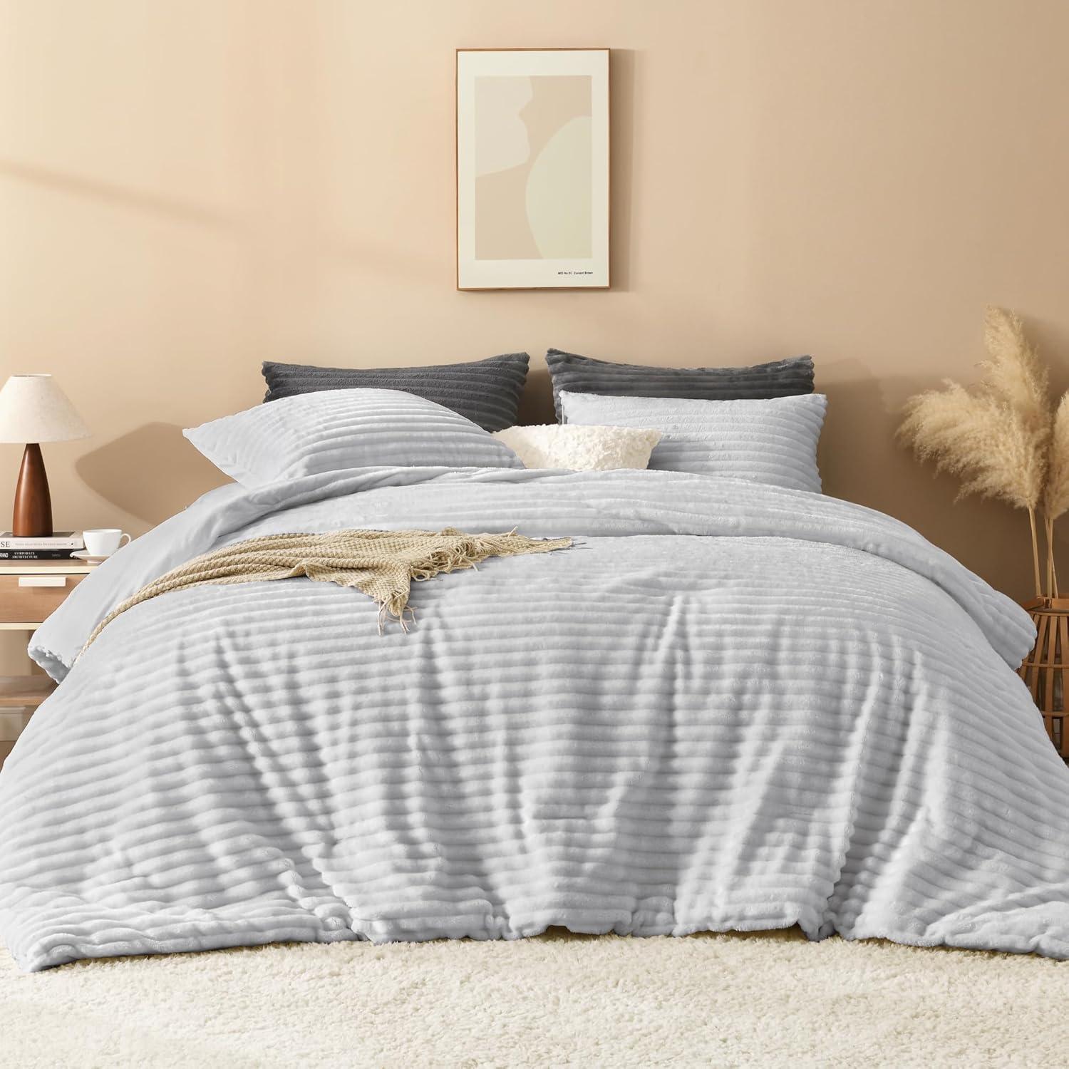 Andency King Size Comforter Set, Light Grey Soft Fluffy Comforter Set King Size, Winter Warm Fleece Faux Fur Bedding Set, Luxury Plush Fuzzy Bed Set 3 Pieces (1 Shaggy Comforter, 2 Pillowcases)