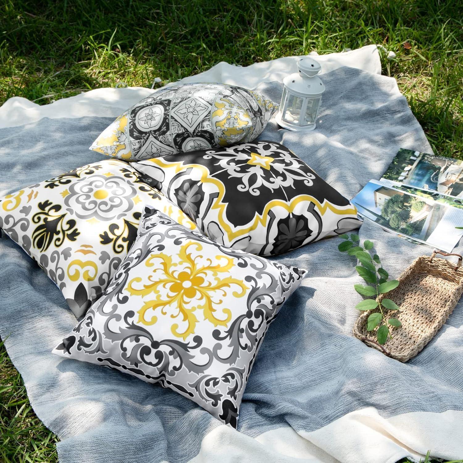 Phantoscope Reversible Pillow Cover