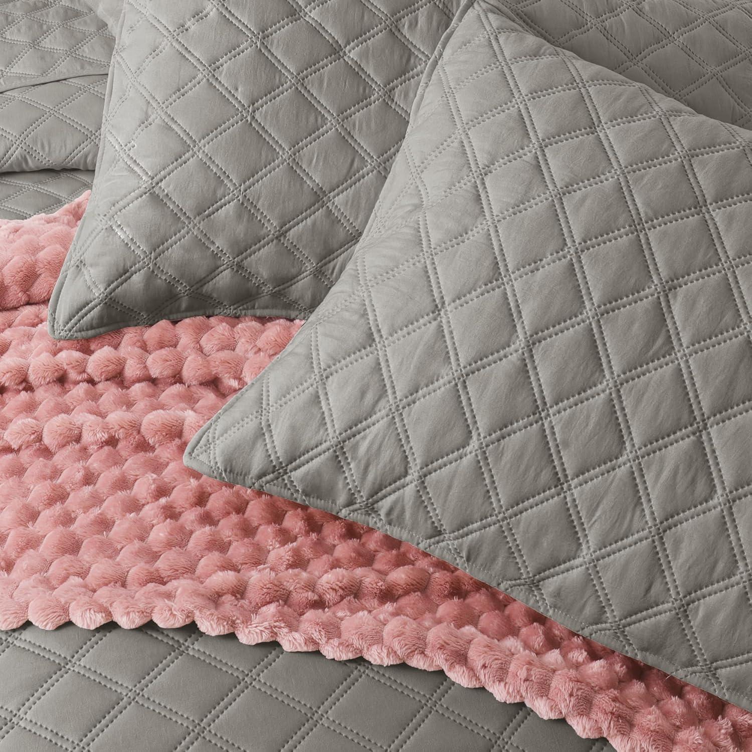 Exclusivo Mezcla Queen Quilt Bedding Set, Lightweight Soft Light Grey Queen Bedspreads Coverlets with Geometric Stitched Pattern