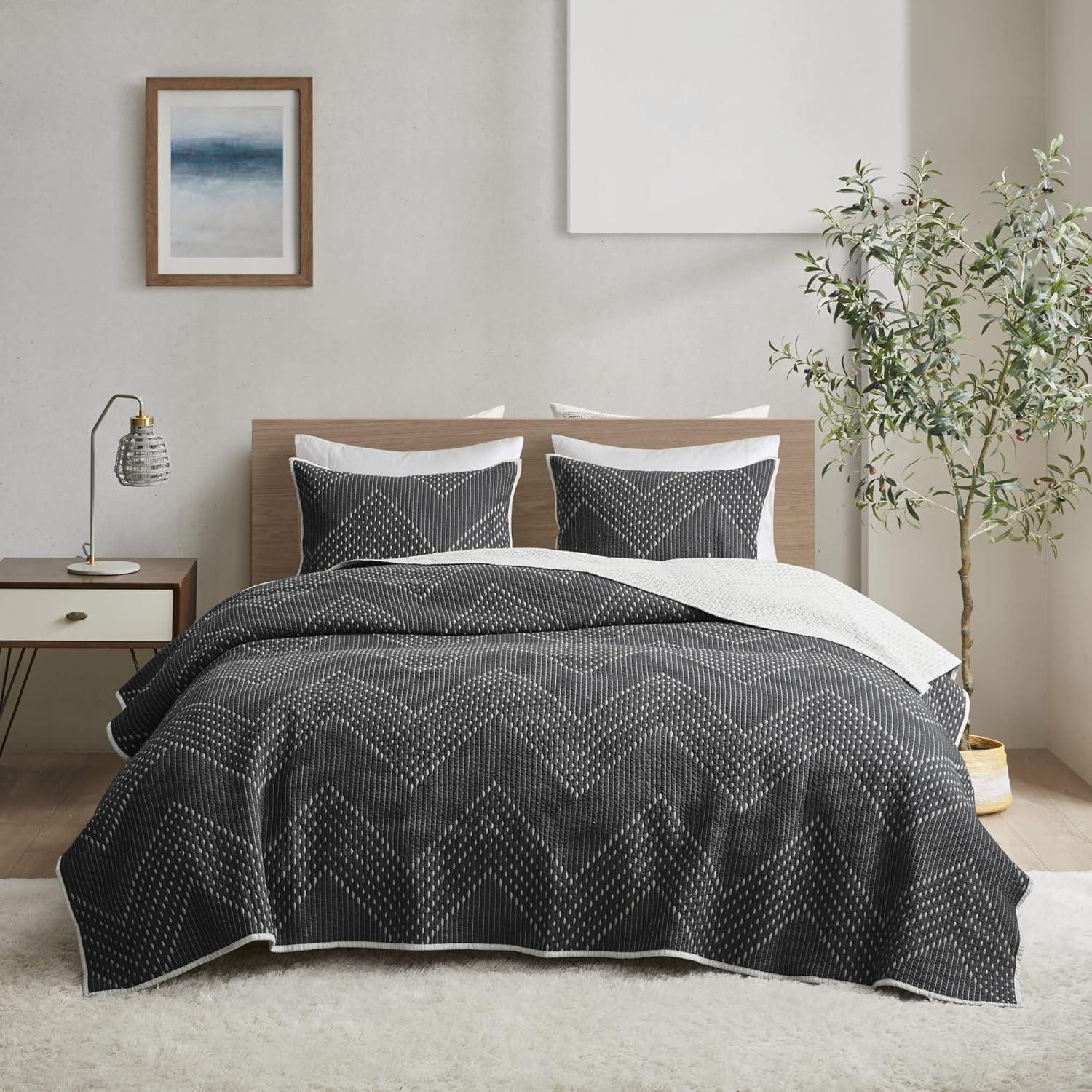 INK+IVY Pomona 3 Piece Embroidered Cotton Quilt Set