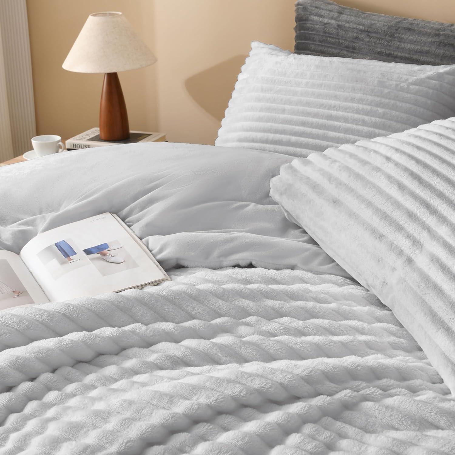 Andency King Size Comforter Set, Light Grey Soft Fluffy Comforter Set King Size, Winter Warm Fleece Faux Fur Bedding Set, Luxury Plush Fuzzy Bed Set 3 Pieces (1 Shaggy Comforter, 2 Pillowcases)