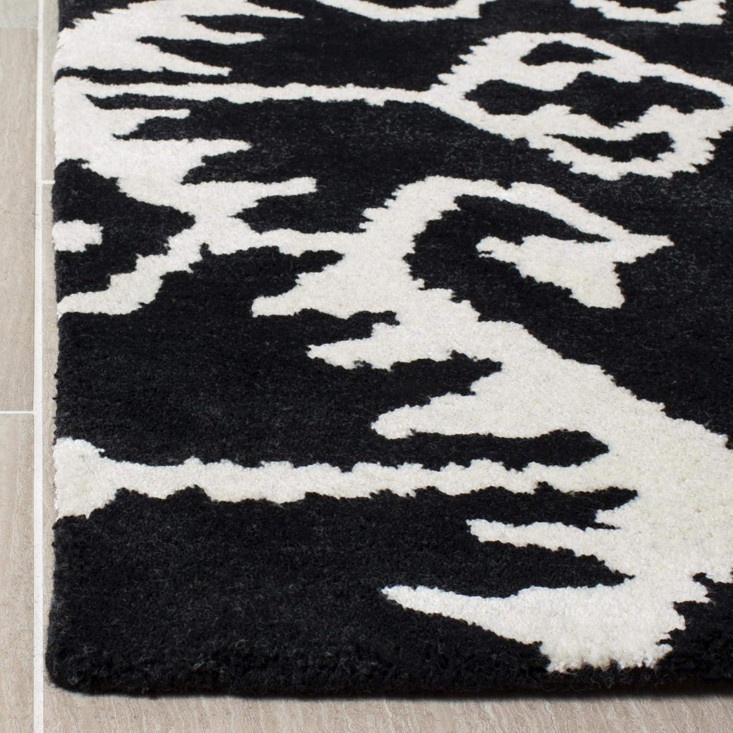 Wyndham WYD323 Hand Tufted Area Rug  - Safavieh