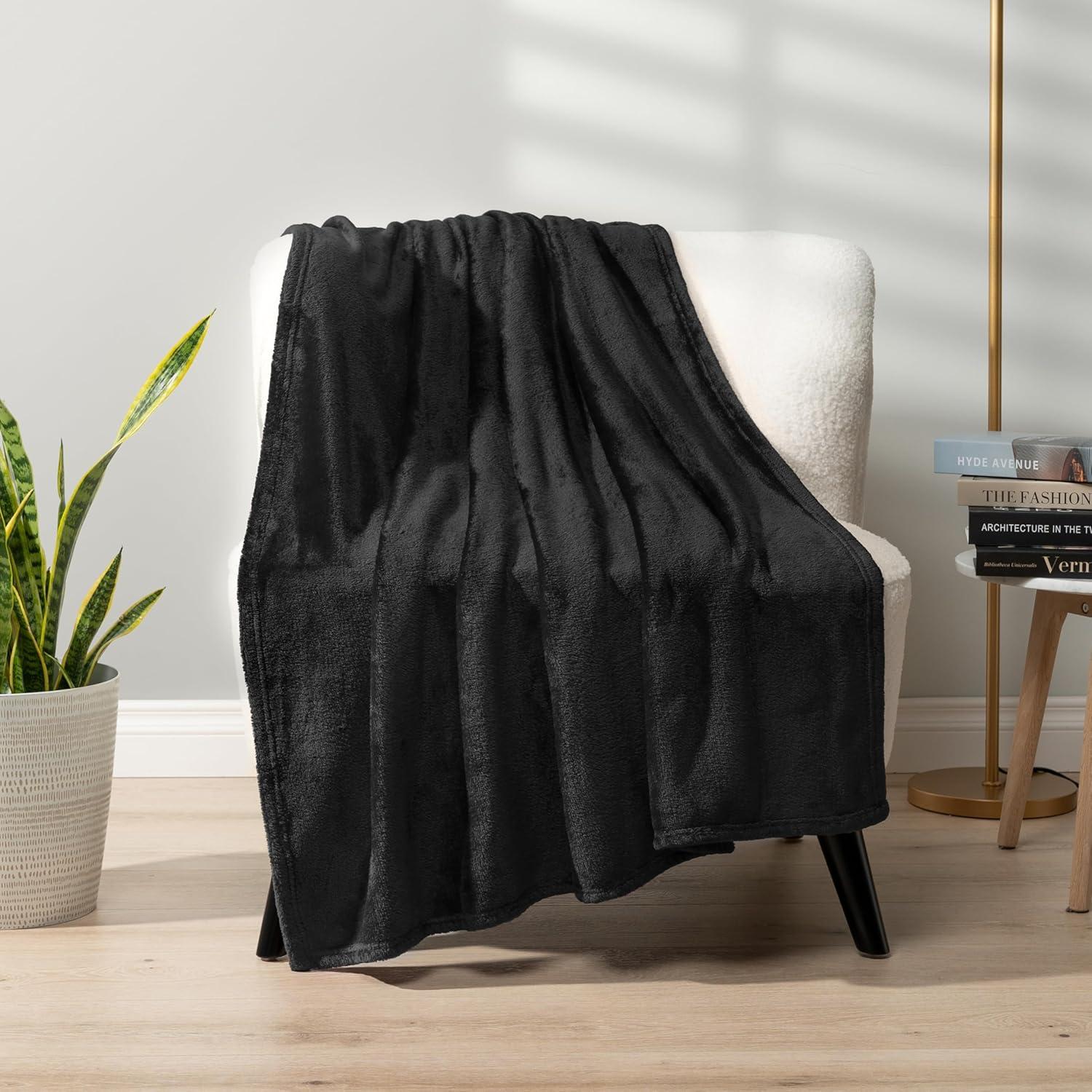 Pavilia Hand Woven Throw Blanket