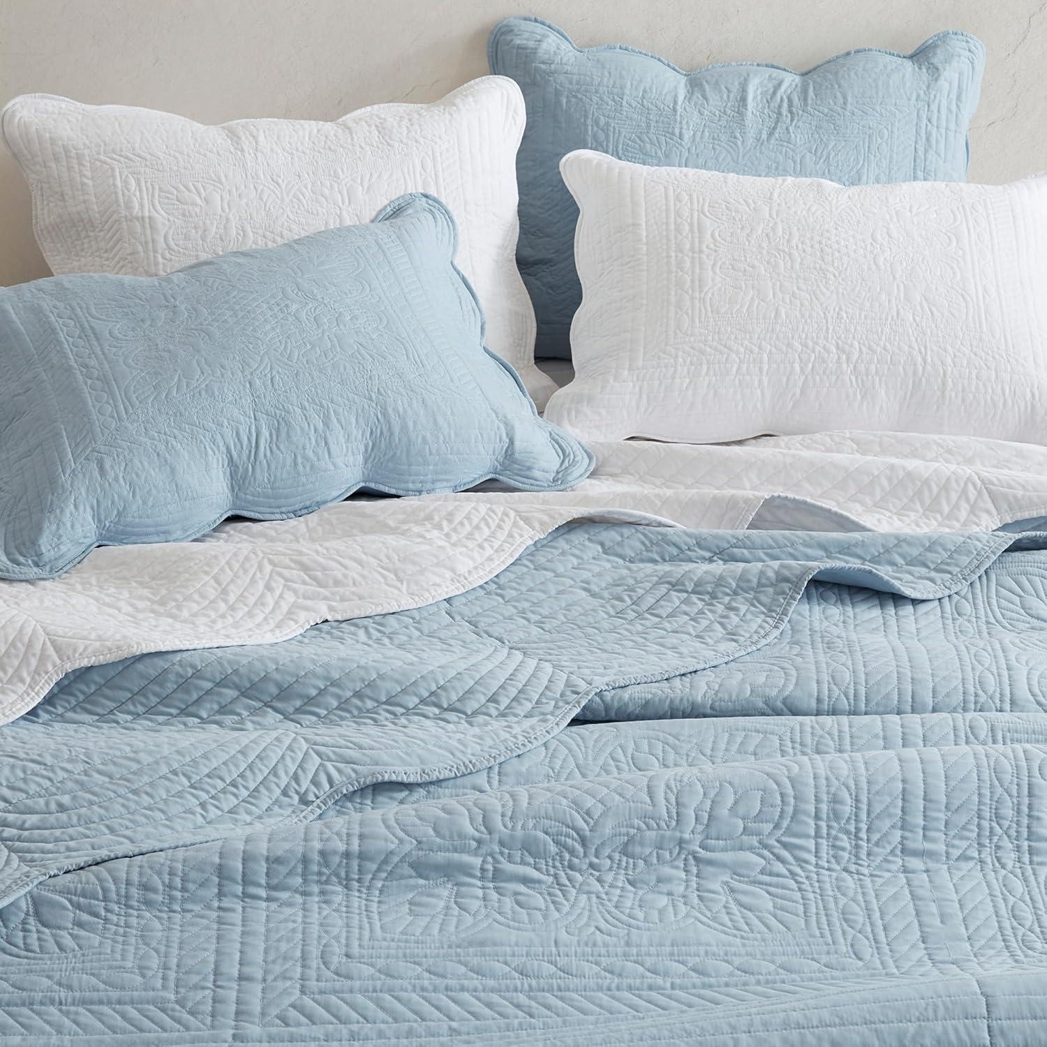 Tuscany Scalloped Edge Quilt Set