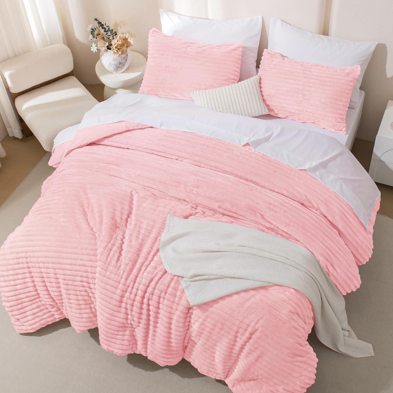 Andency Fluffy Queen Comforter Set, Super Soft White Comforters Queen Size, Winter Warm Fleece Faux Fur Bedding Set, Luxury Plush Fuzzy Bed Set 3 Pieces (1 Shaggy Comforter, 2 Pillowcases)