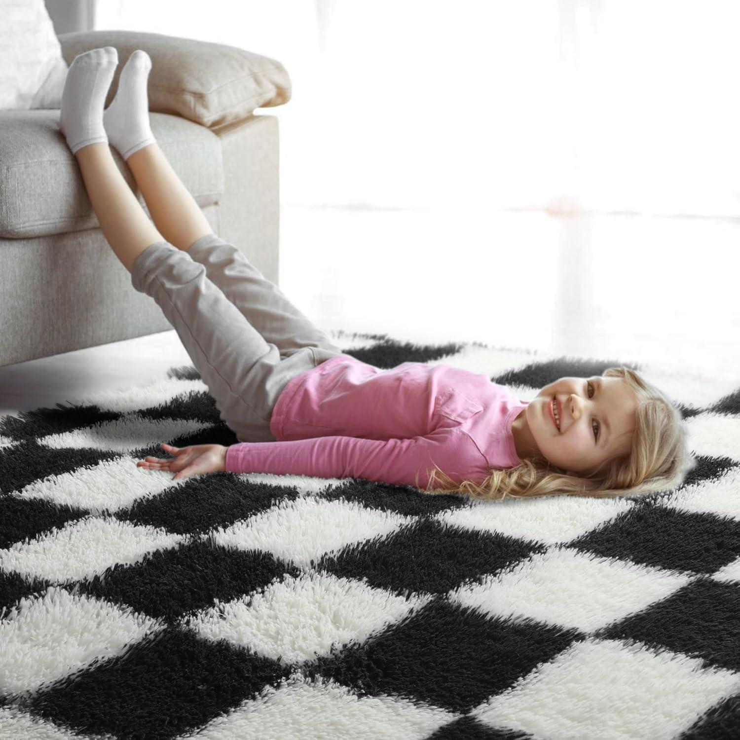Luxe Weavers Checkered Black and White Geometric 8x10 Area Rug
