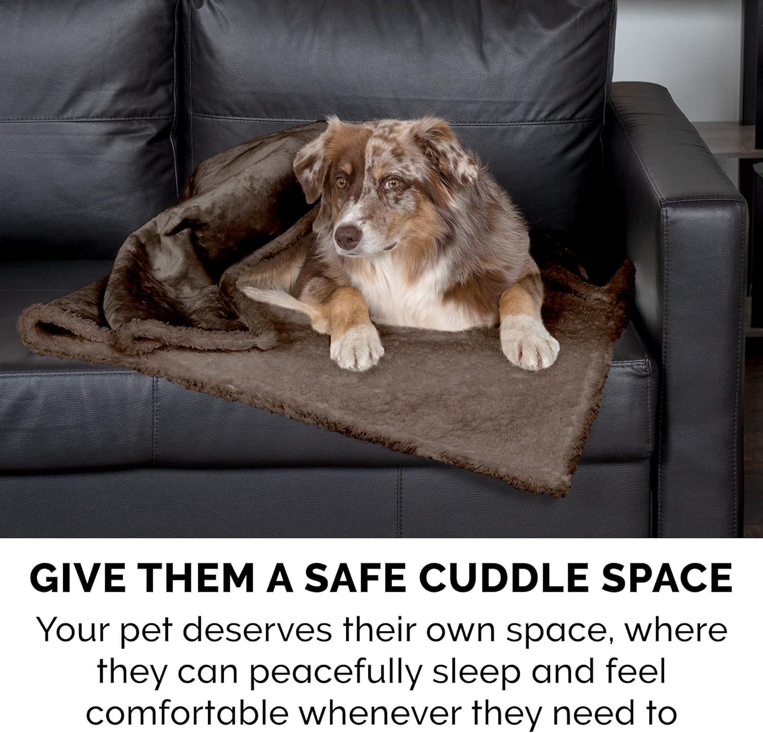 FurHaven Snuggly & Warm Soft-Edge Warming Waterproof Blanket