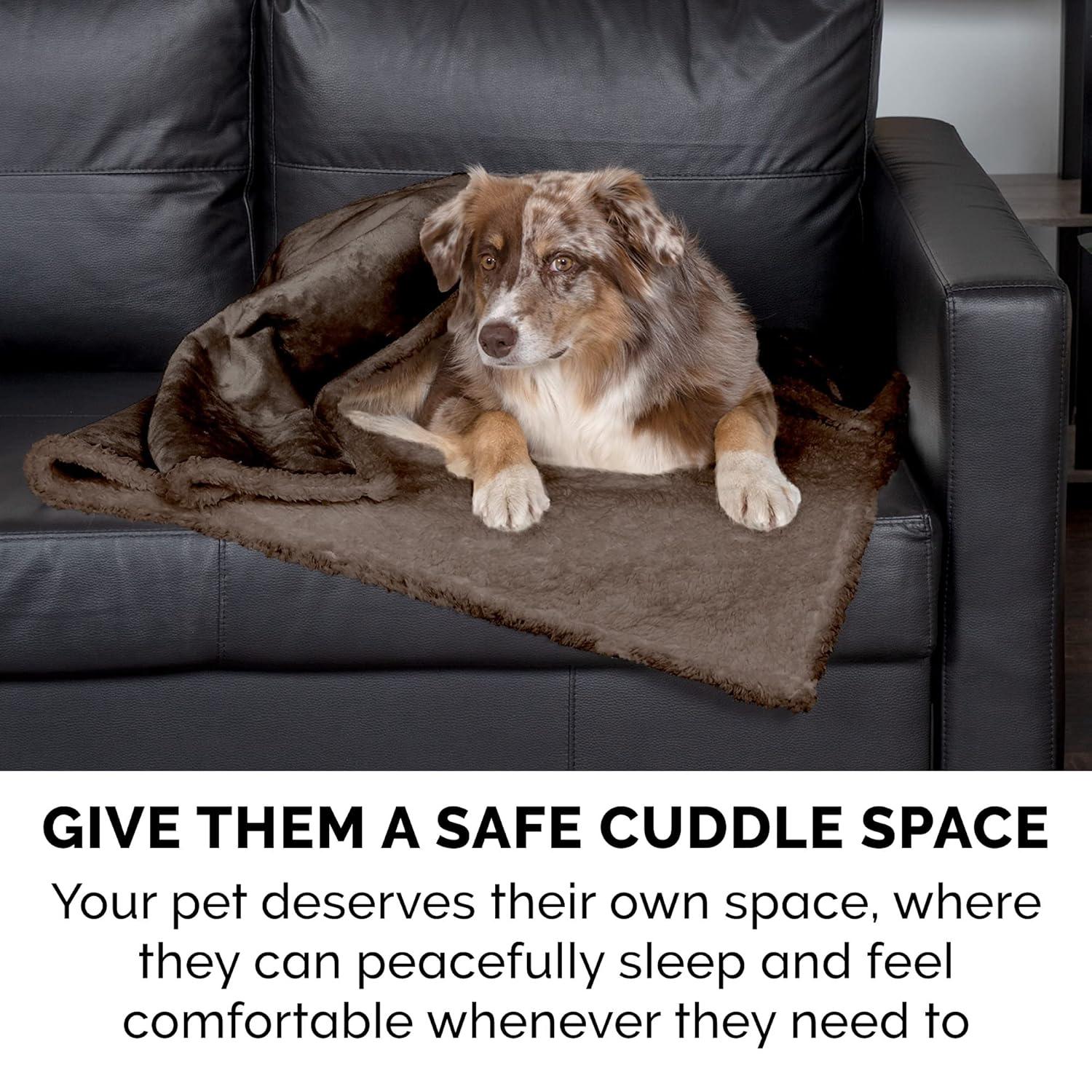 FurHaven Snuggly & Warm Soft-Edge Warming Waterproof Blanket