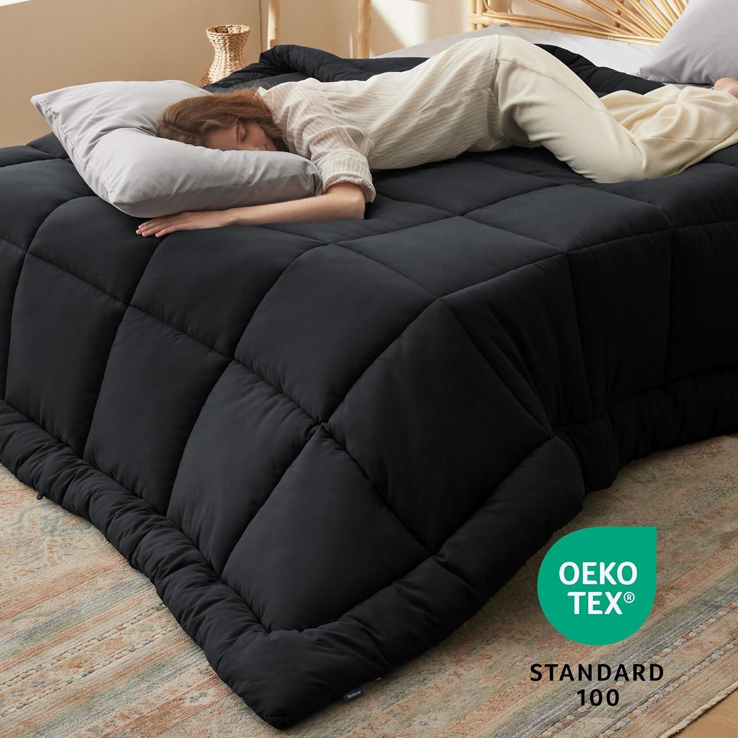 Bedsure Comforter Duvet Insert - Quilted Comforters Queen Size, All Season Duvet, GentleSoft Down Alternative Bedding, with 8 Tabs, Gifts for Women/Men, Black, Queen 88 x 88 Inches